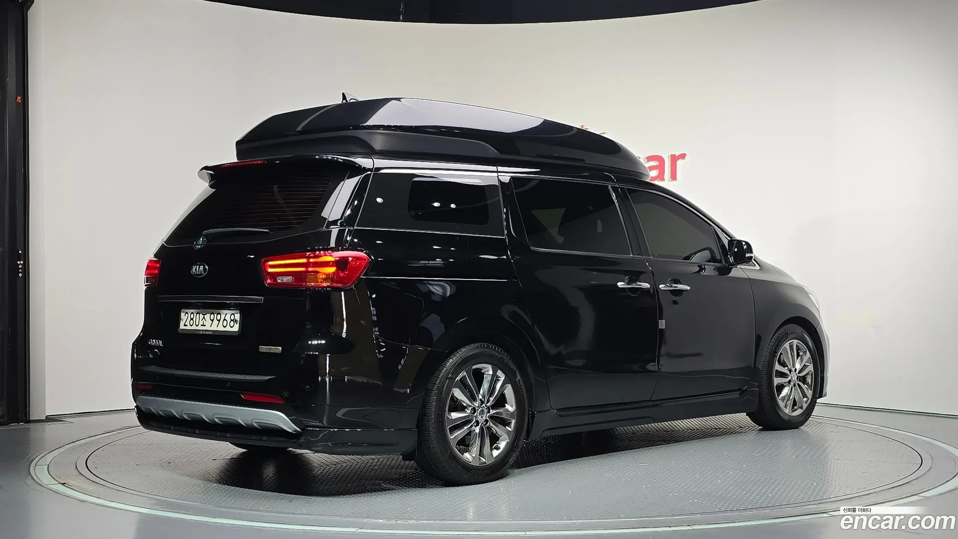 Main__Slider__Photo:Canival Kia 2016.2-1