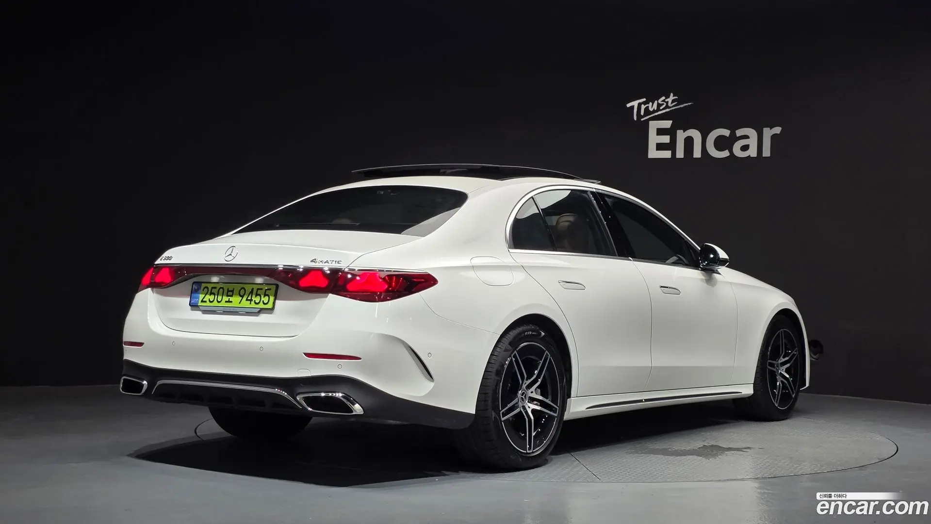 Main__Slider__Photo:E-Class Mercedes-Benz 2026.3-1