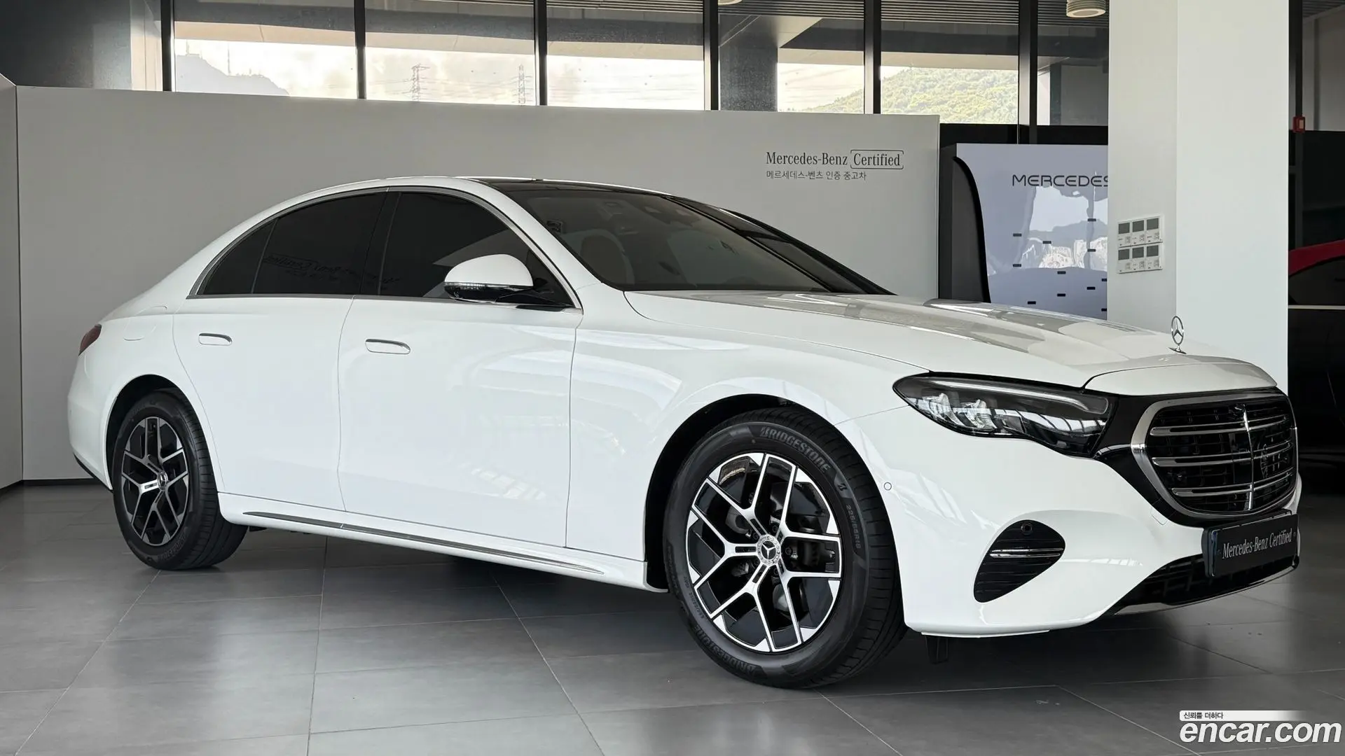 Main__Slider__Photo:E-Class Mercedes-Benz 2026.4-1