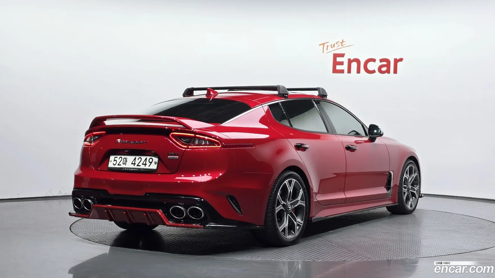 Main__Slider__Photo:Stinger Kia 2018.3-1