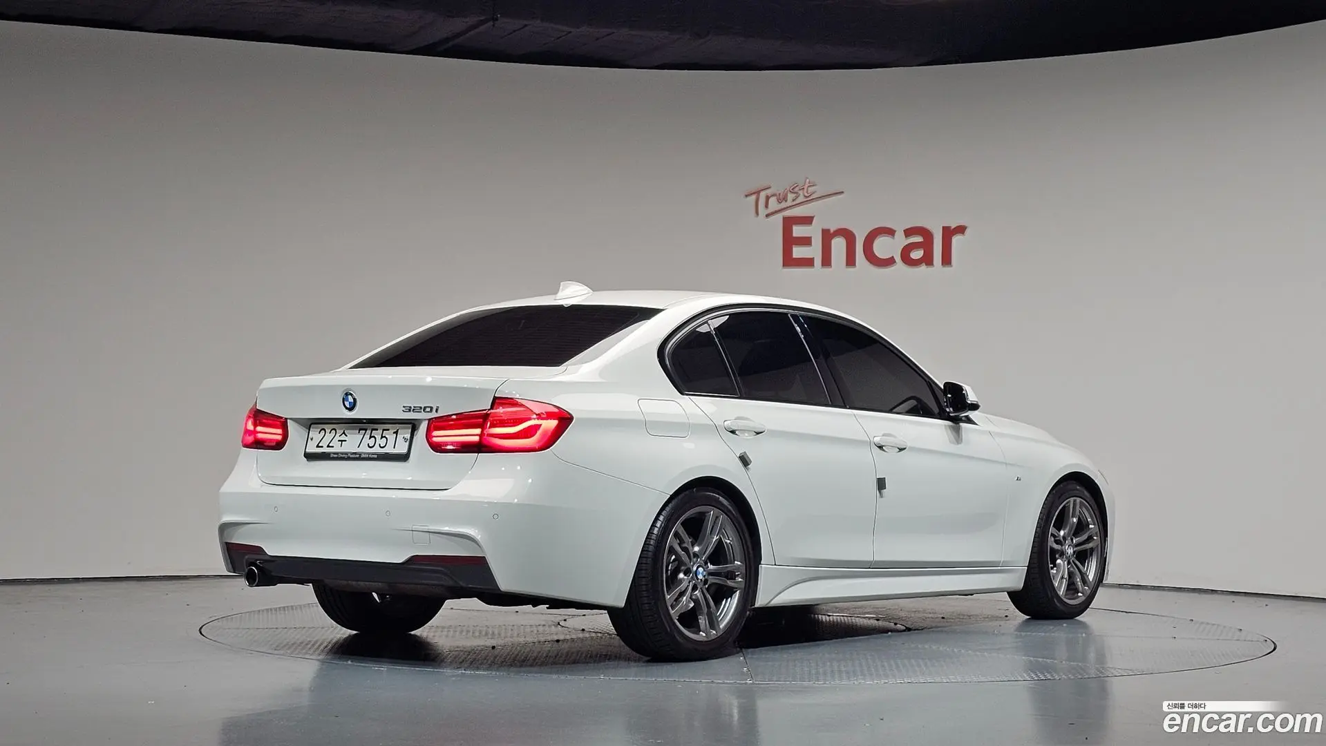 Main__Slider__Photo:3-Series BMW 2018.5-1