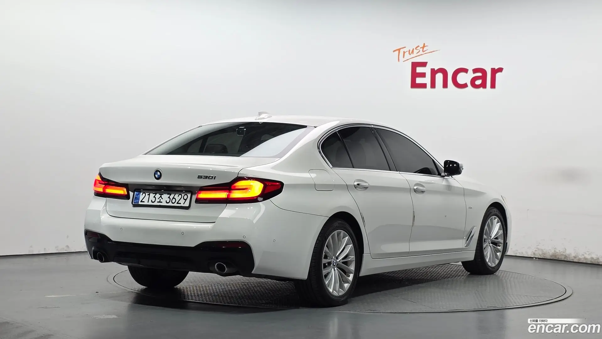 Main__Slider__Photo:5-Series BMW 2018.8-1
