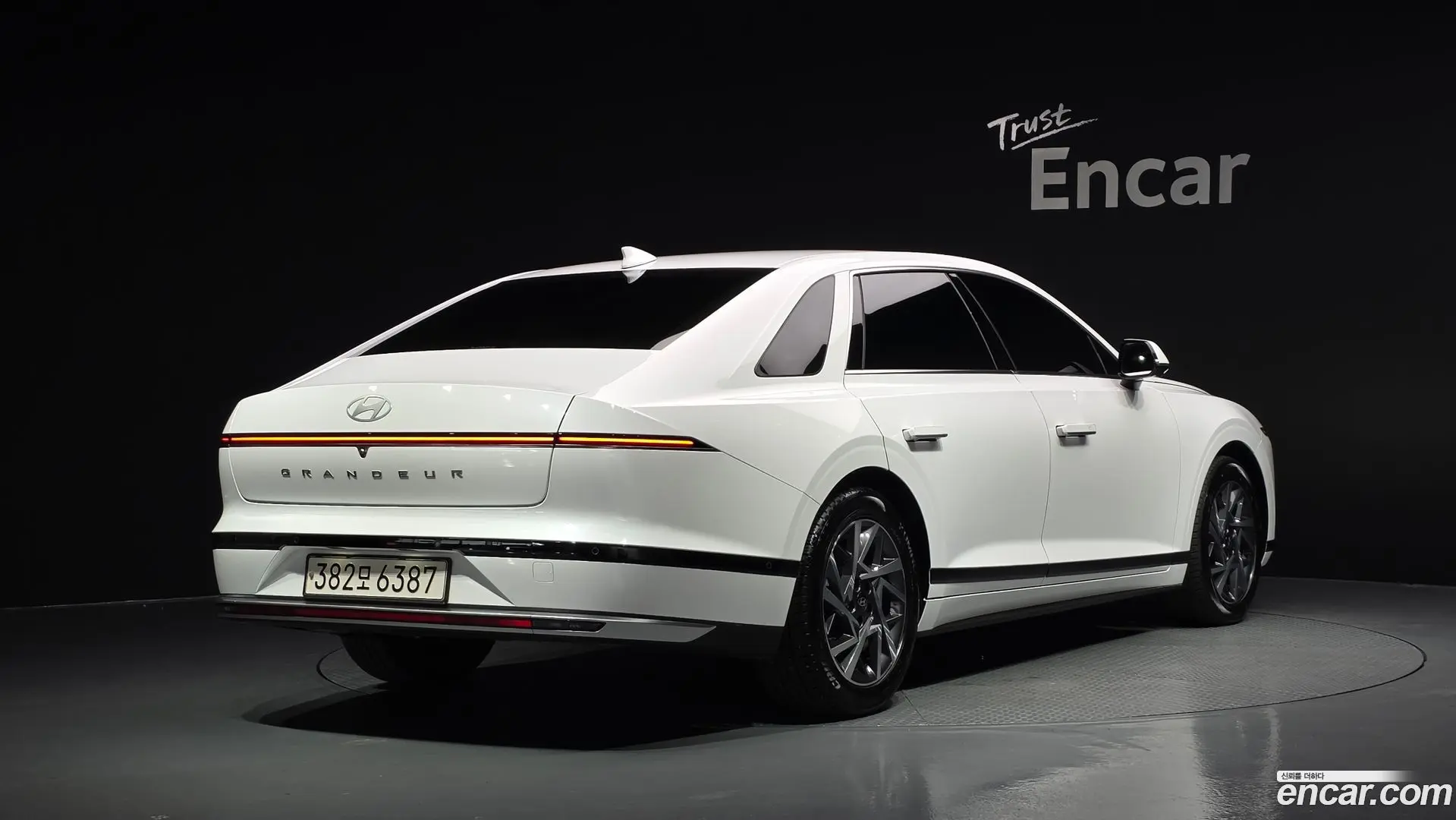 Main__Slider__Photo:Grandeur Hyundai 2023.4-1