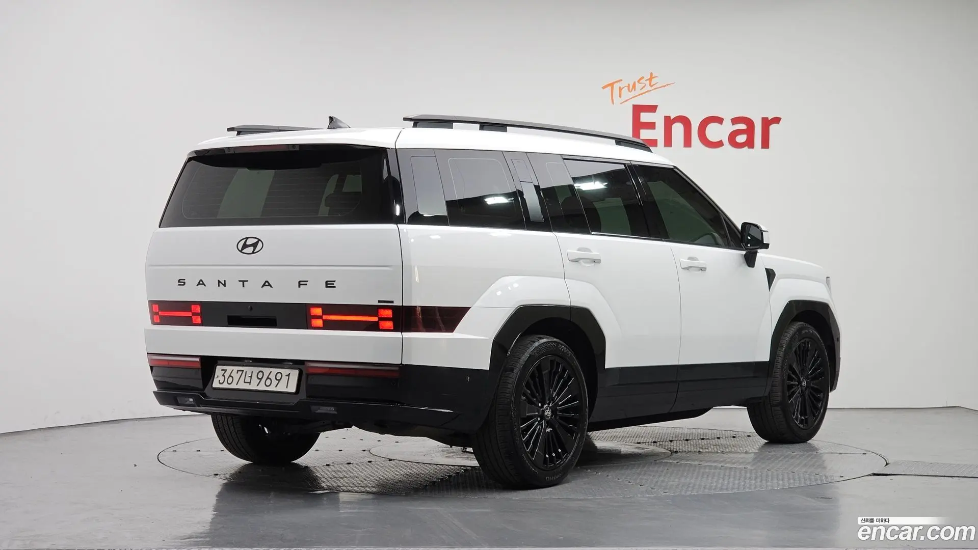 Main__Slider__Photo:Santafe Hyundai 2024.4-1
