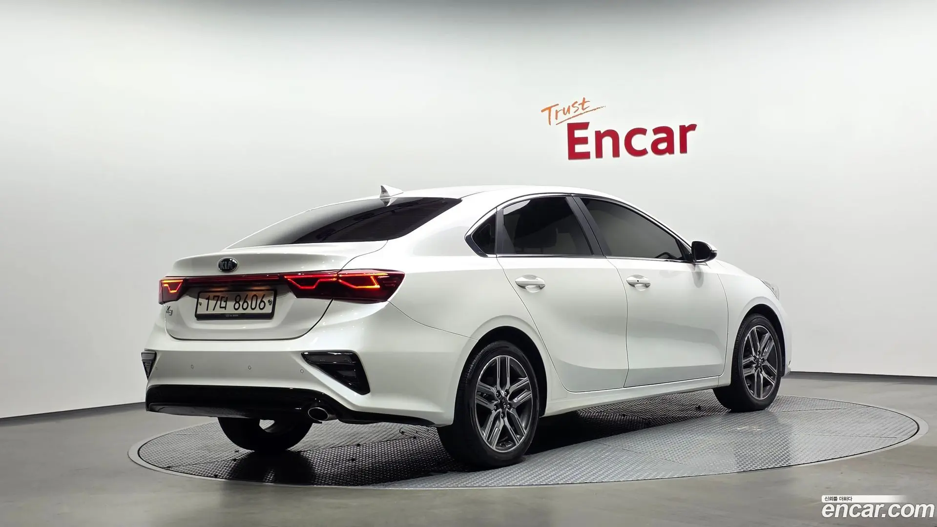 Main__Slider__Photo:K3 Kia 2018.3-1