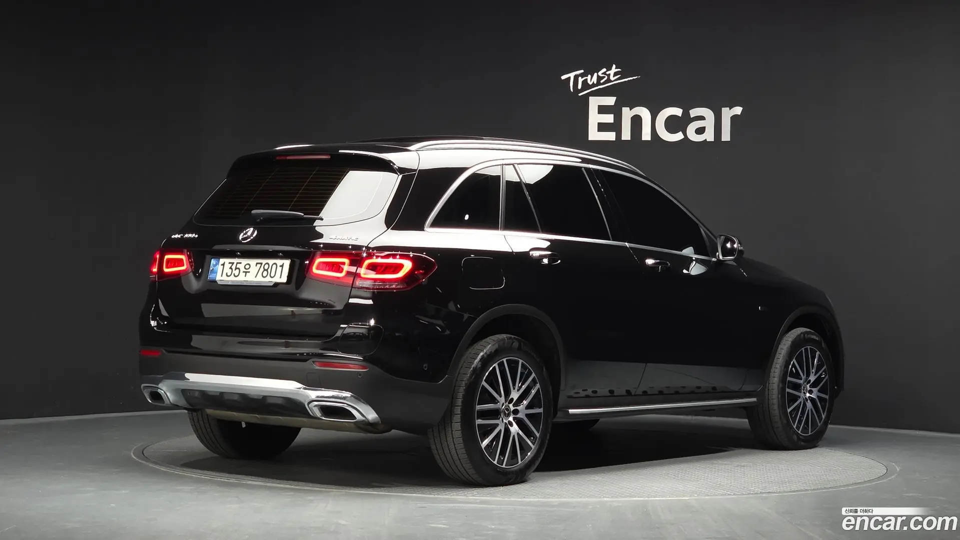 Main__Slider__Photo:GLC-Class Mercedes-Benz 2021.8-1