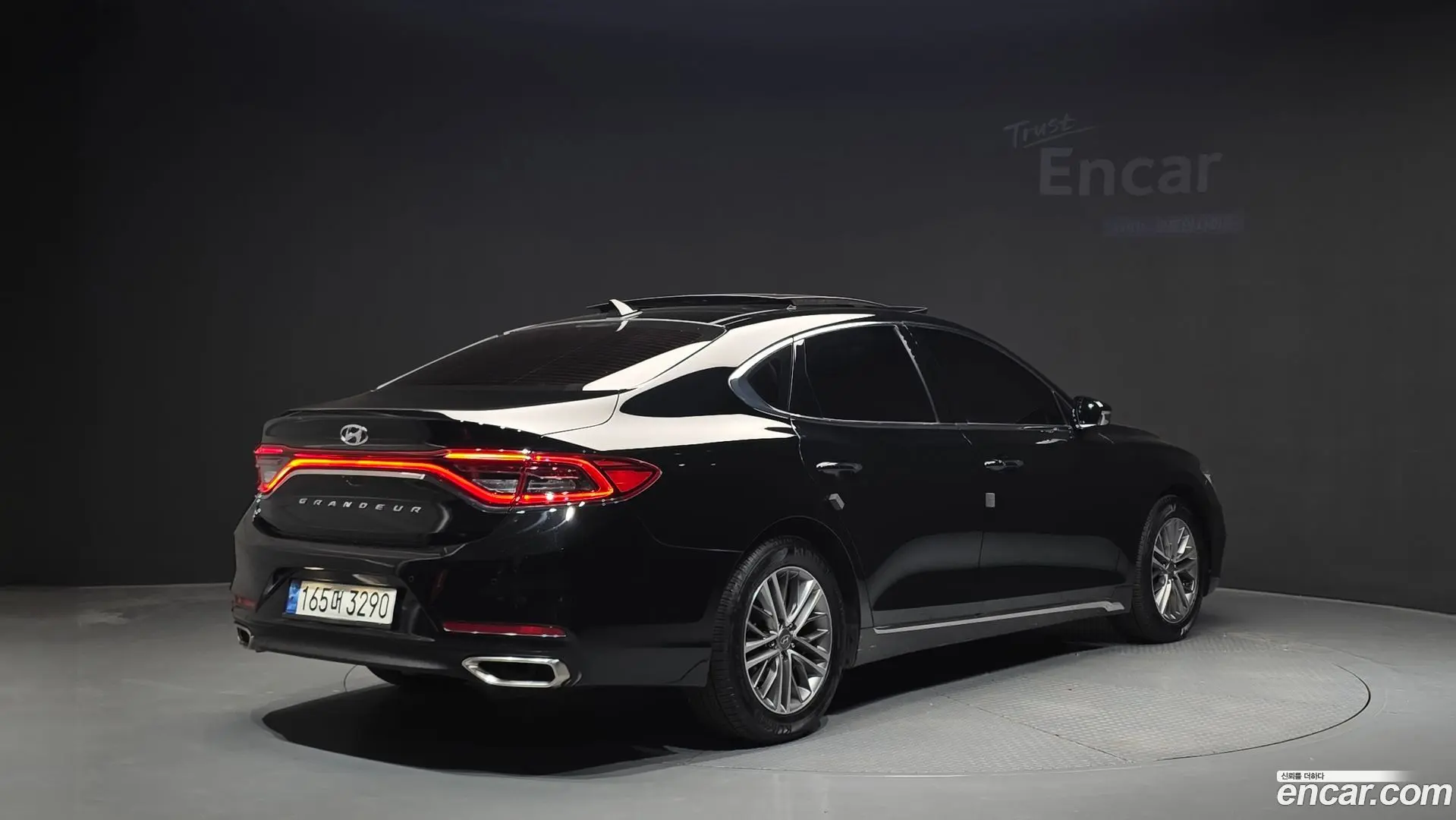 Main__Slider__Photo:Grandeur Hyundai 2018.8-1