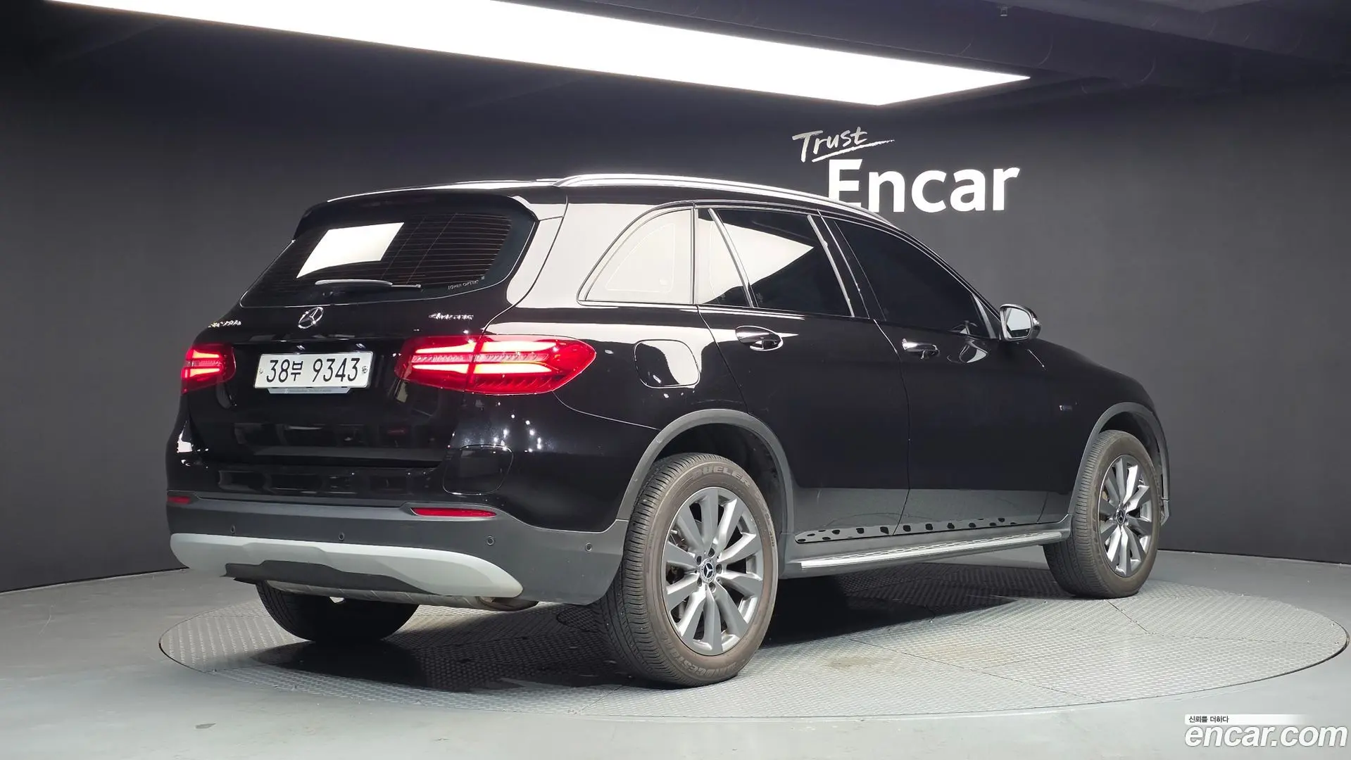 Main__Slider__Photo:GLC-Class Mercedes-Benz 2019.4-1