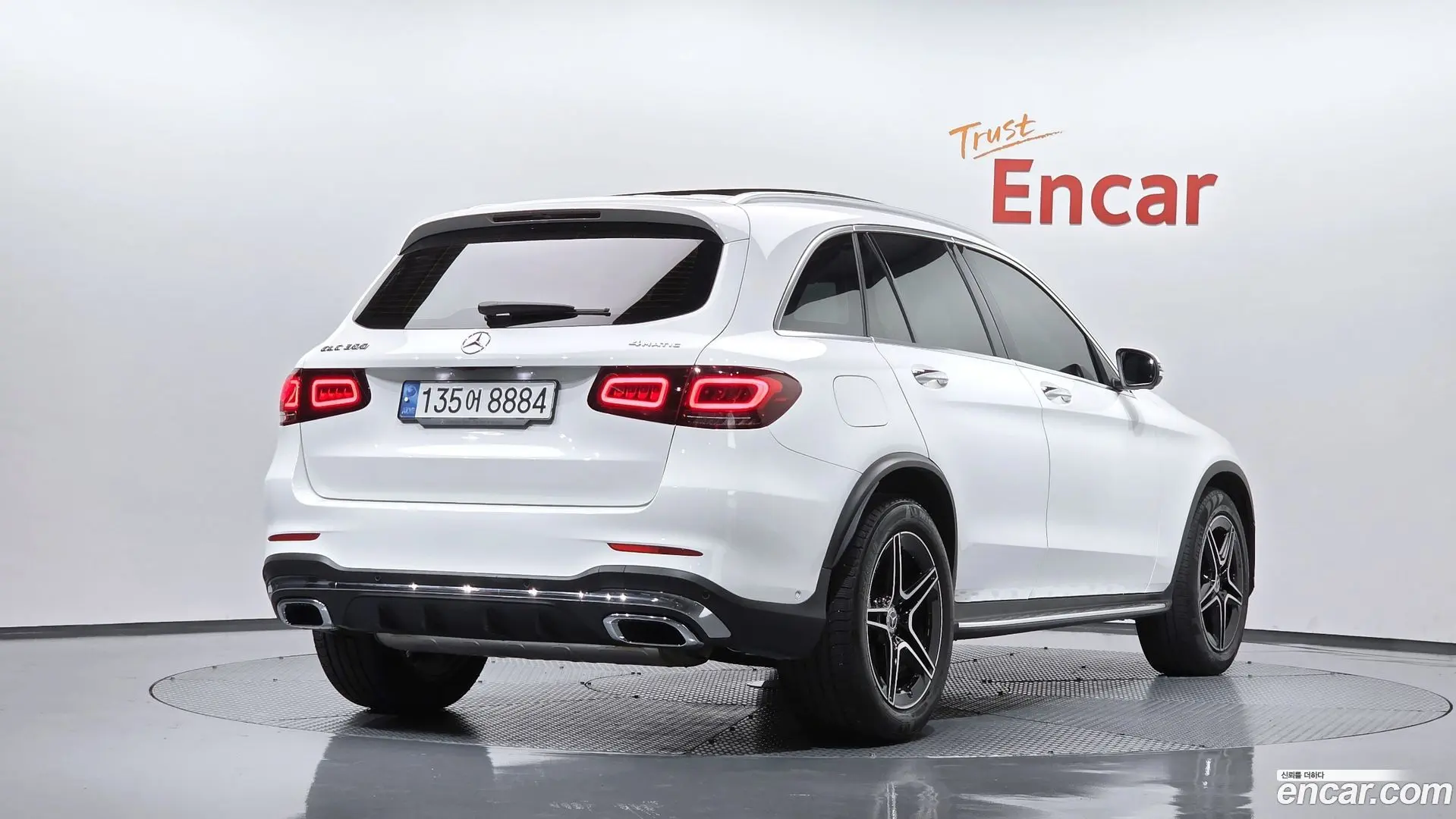 Main__Slider__Photo:GLC-Class Mercedes-Benz 2022.8-1