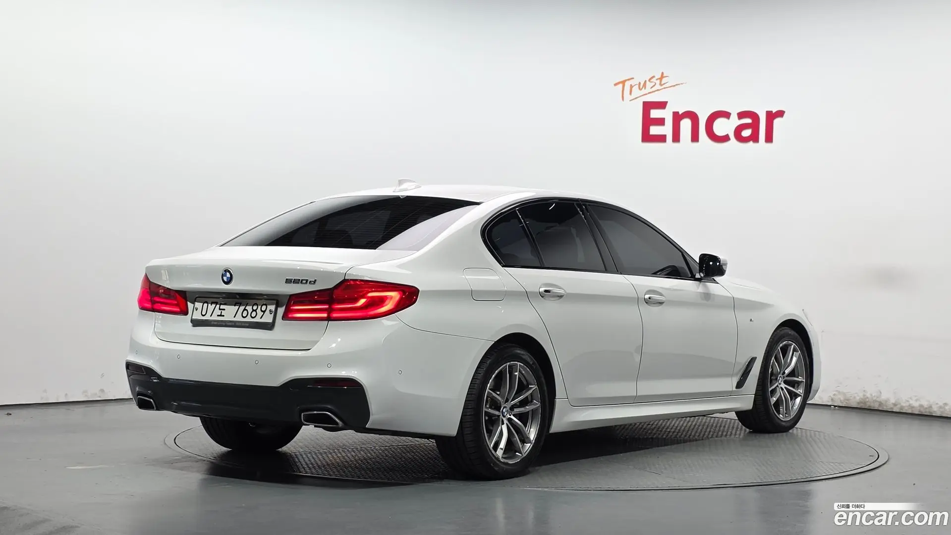 Main__Slider__Photo:5-Series BMW 2017.2-1