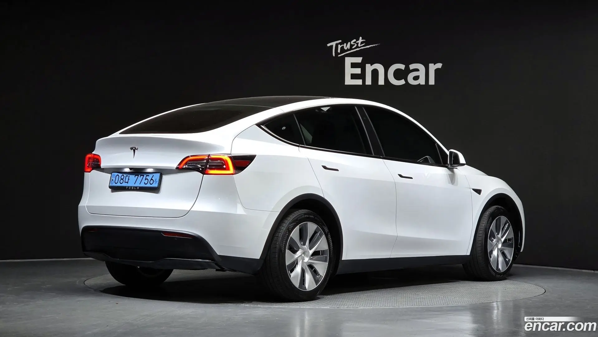 Main__Slider__Photo:Model Y Tesla 2023.10-1