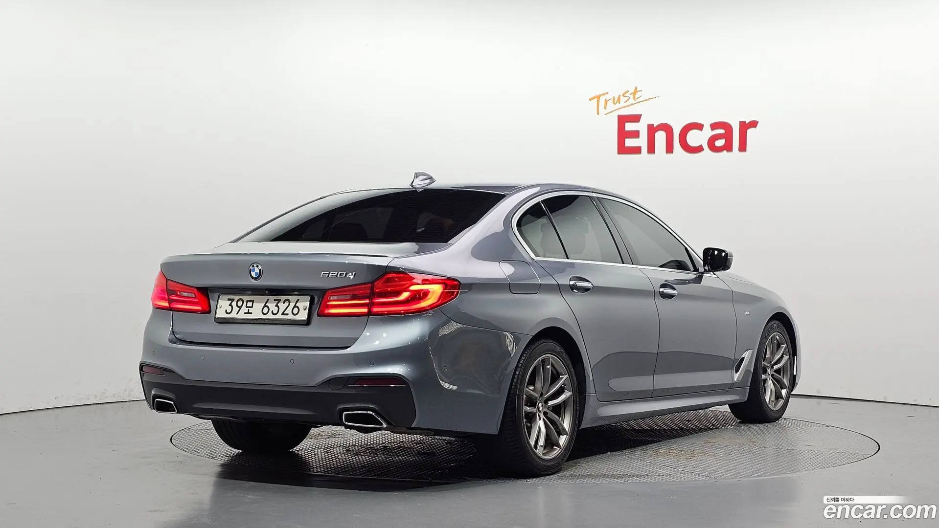 Main__Slider__Photo:5-Series BMW 2017.11-1