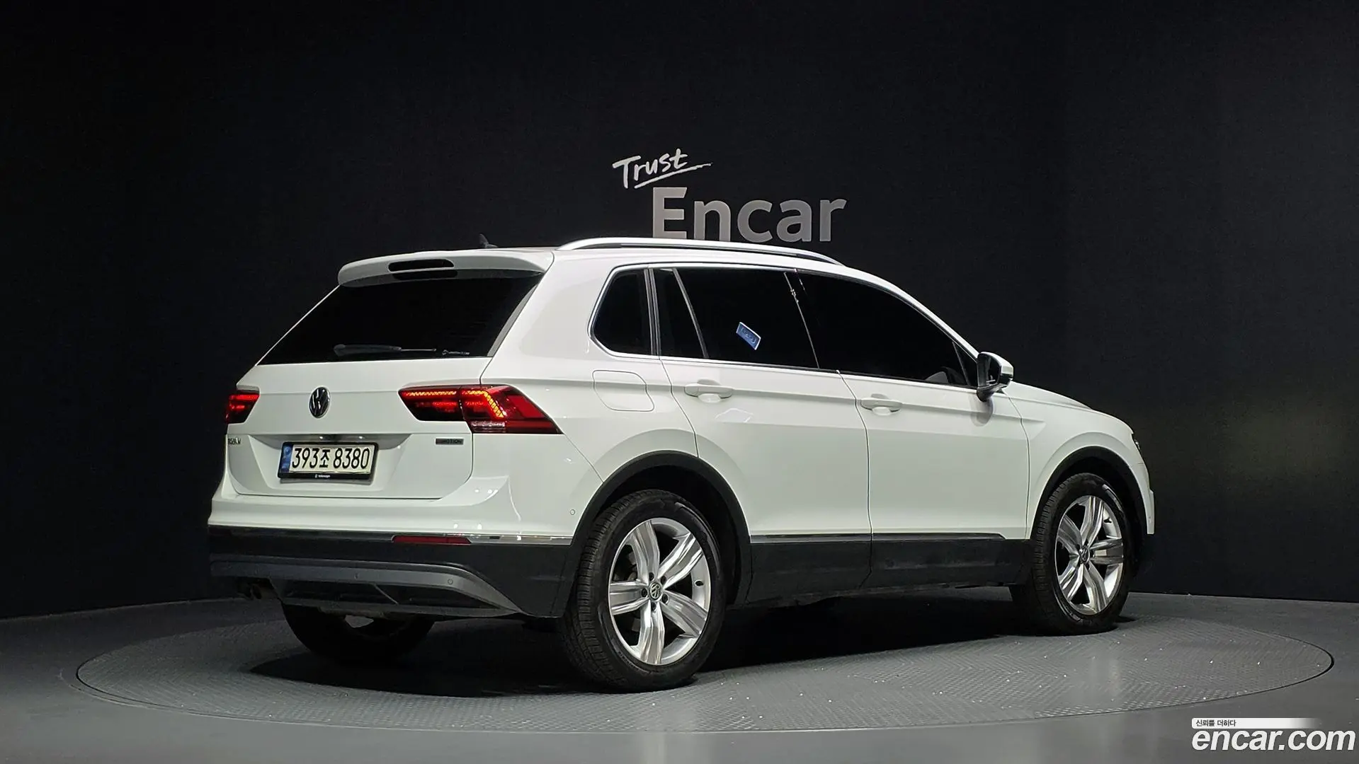 Main__Slider__Photo:Tiguan Volkswagen 2020.6-1