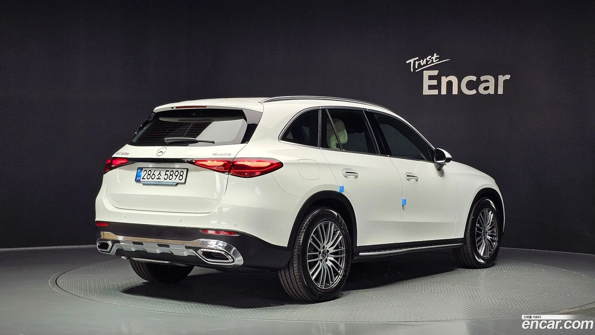 Main__Slider__Photo:GLC-Class Mercedes-Benz 2026.1-1
