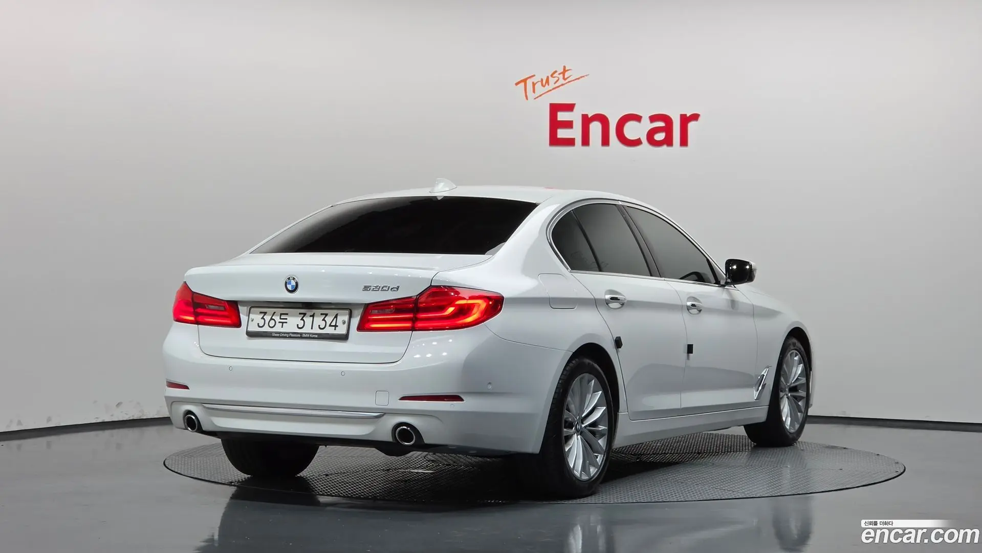 Main__Slider__Photo:5-Series BMW 2018.4-1