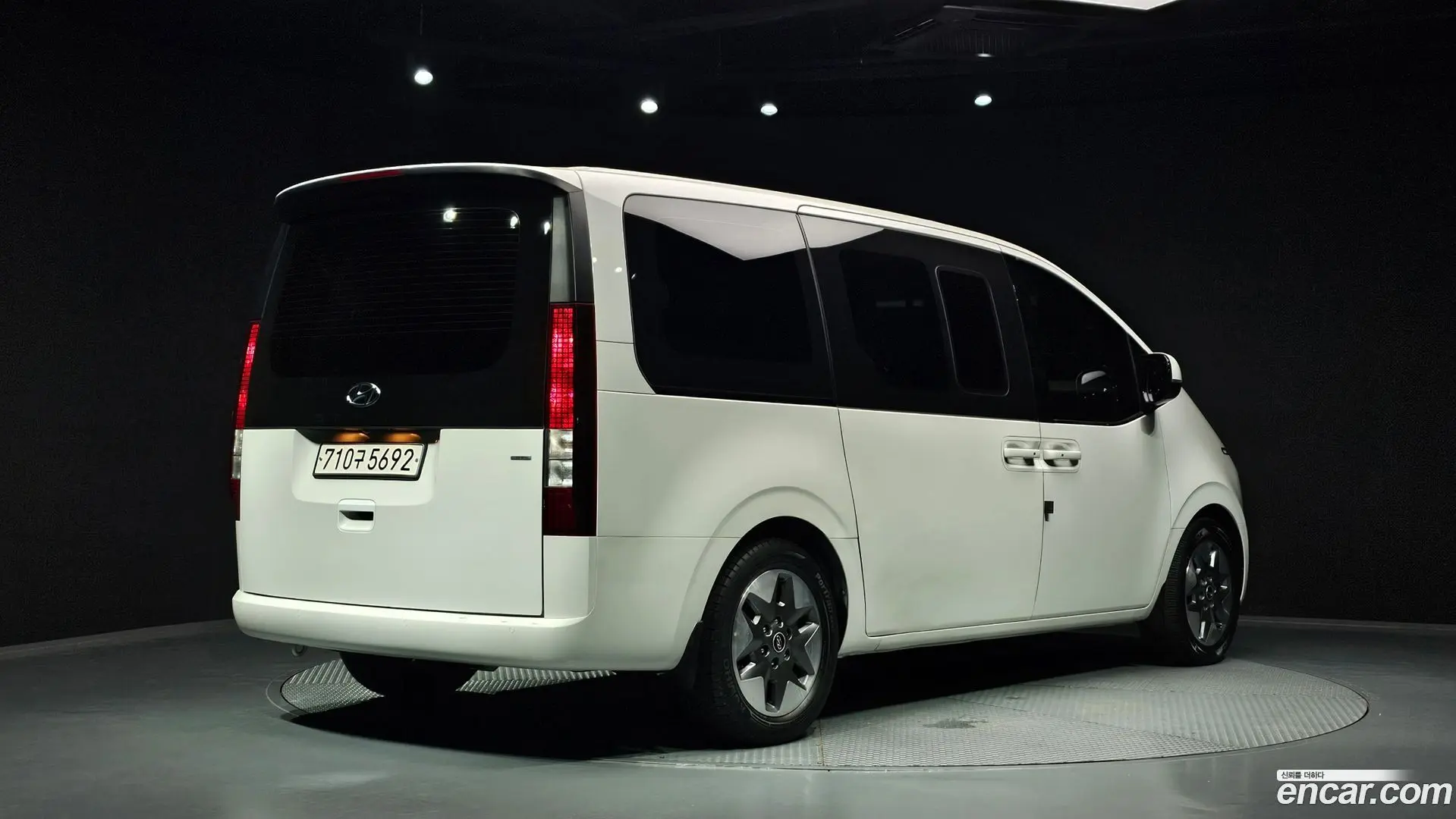 Main__Slider__Photo:Staria Hyundai 2023.3-1