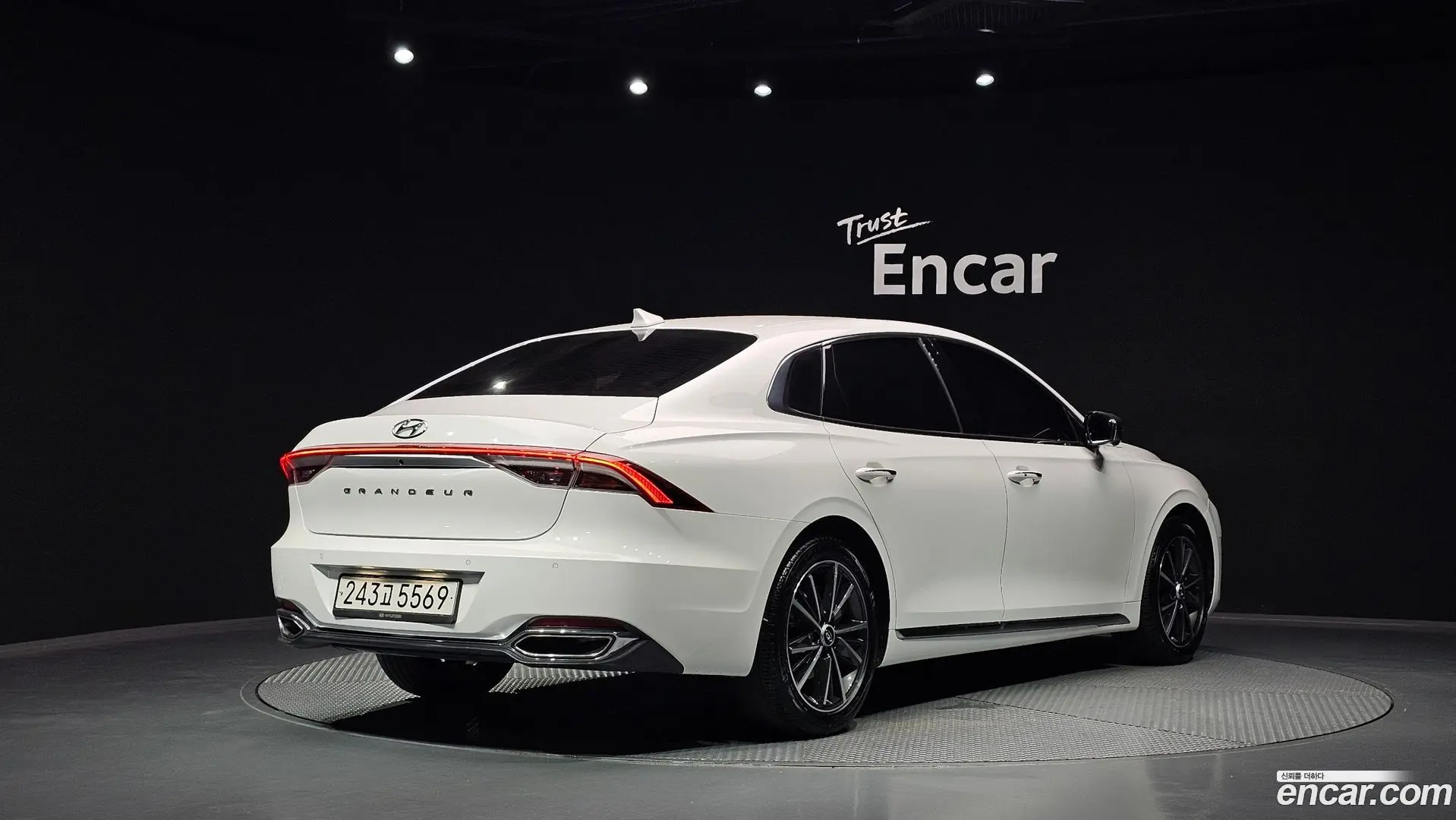 Main__Slider__Photo:Grandeur Hyundai 2022.2-1