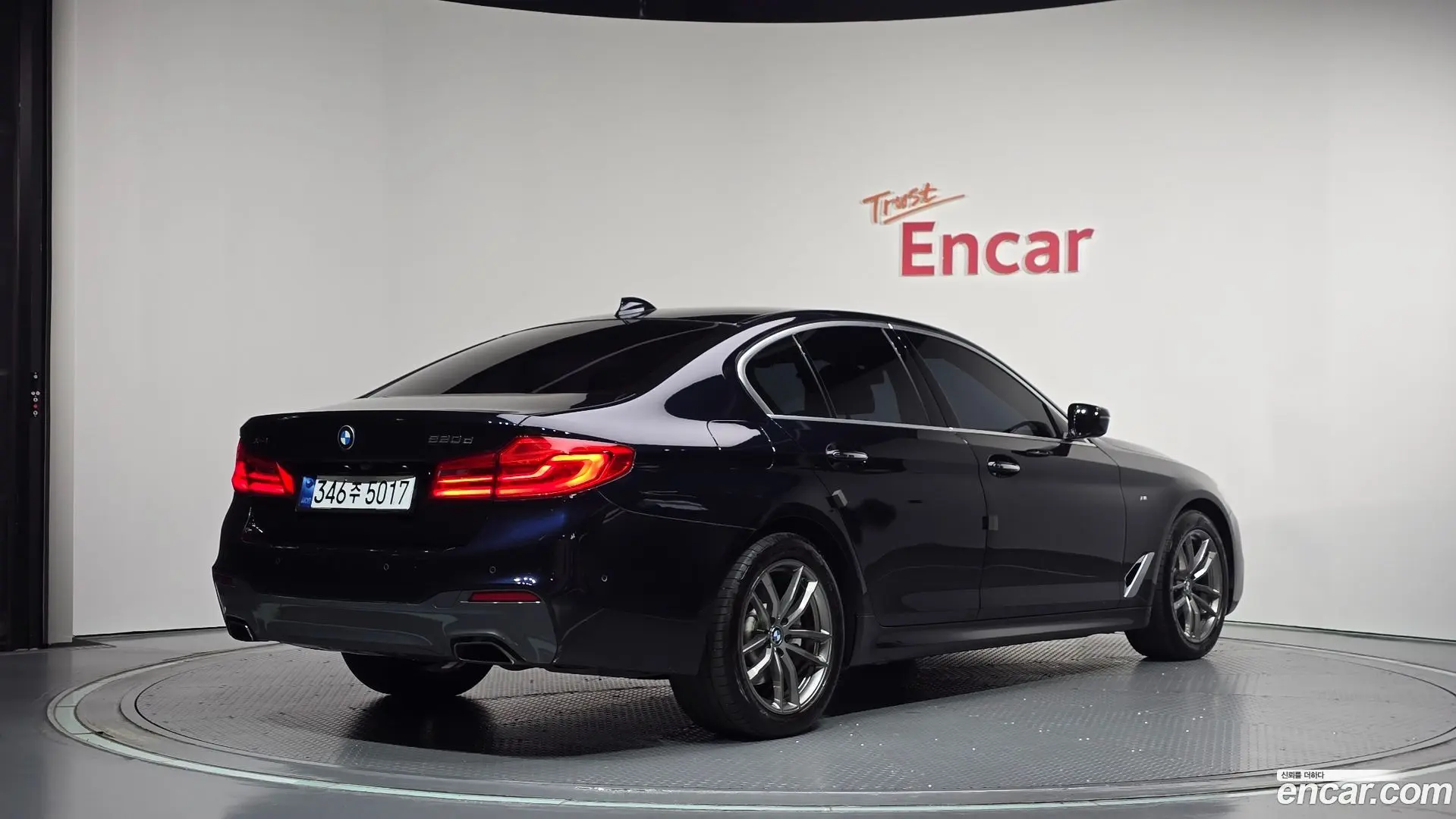 Main__Slider__Photo:5-Series BMW 2018.2-1