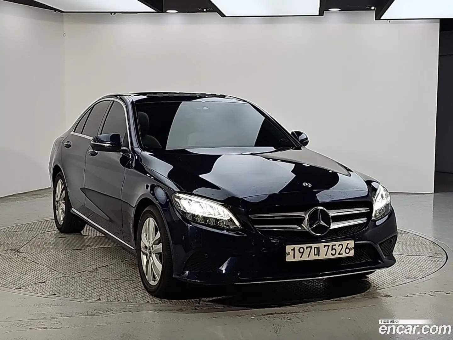Main__Slider__Photo:C-Class Mercedes-Benz 2018.11-1