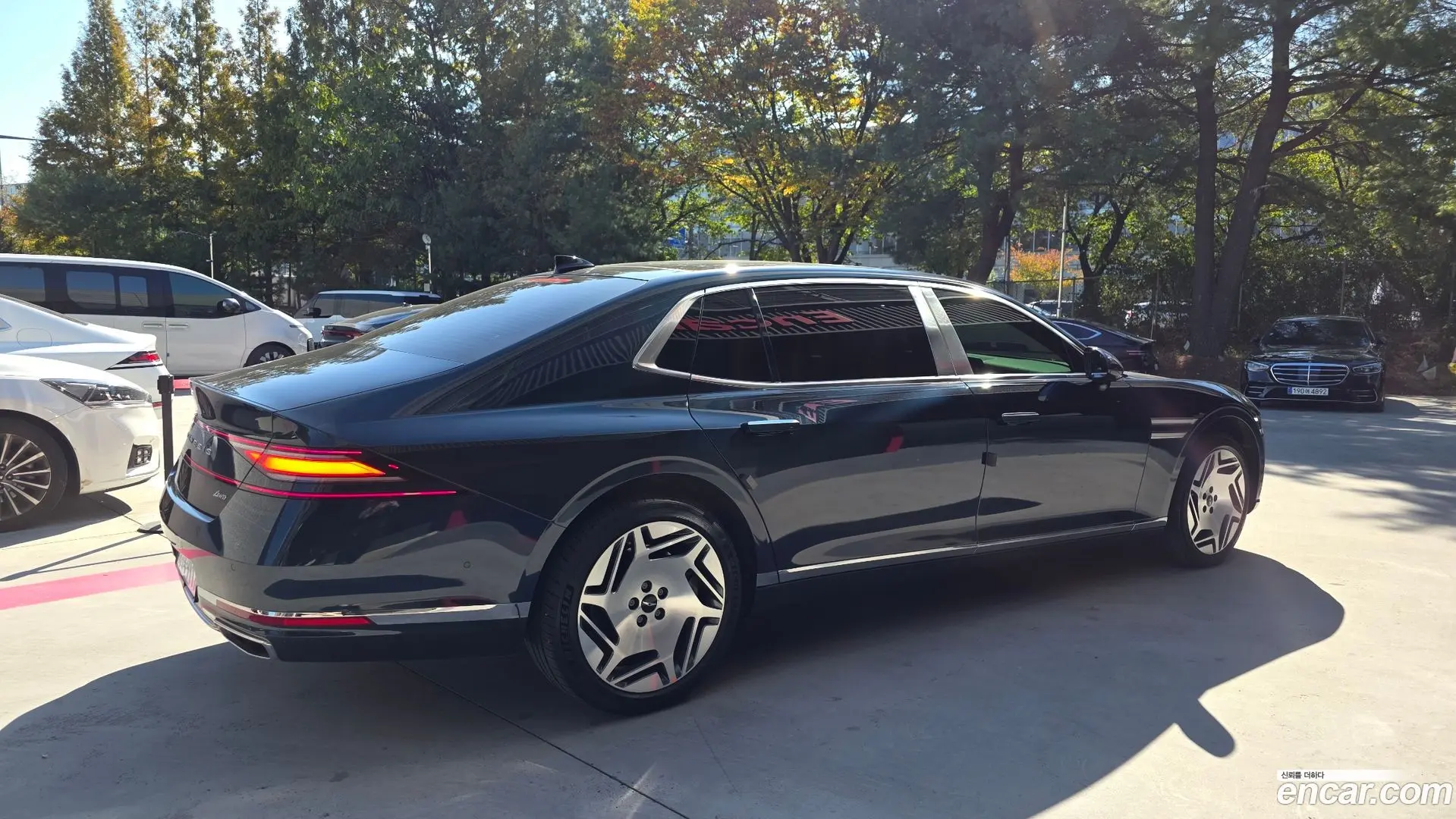 Main__Slider__Photo:G90 Genesis 2022.7-1
