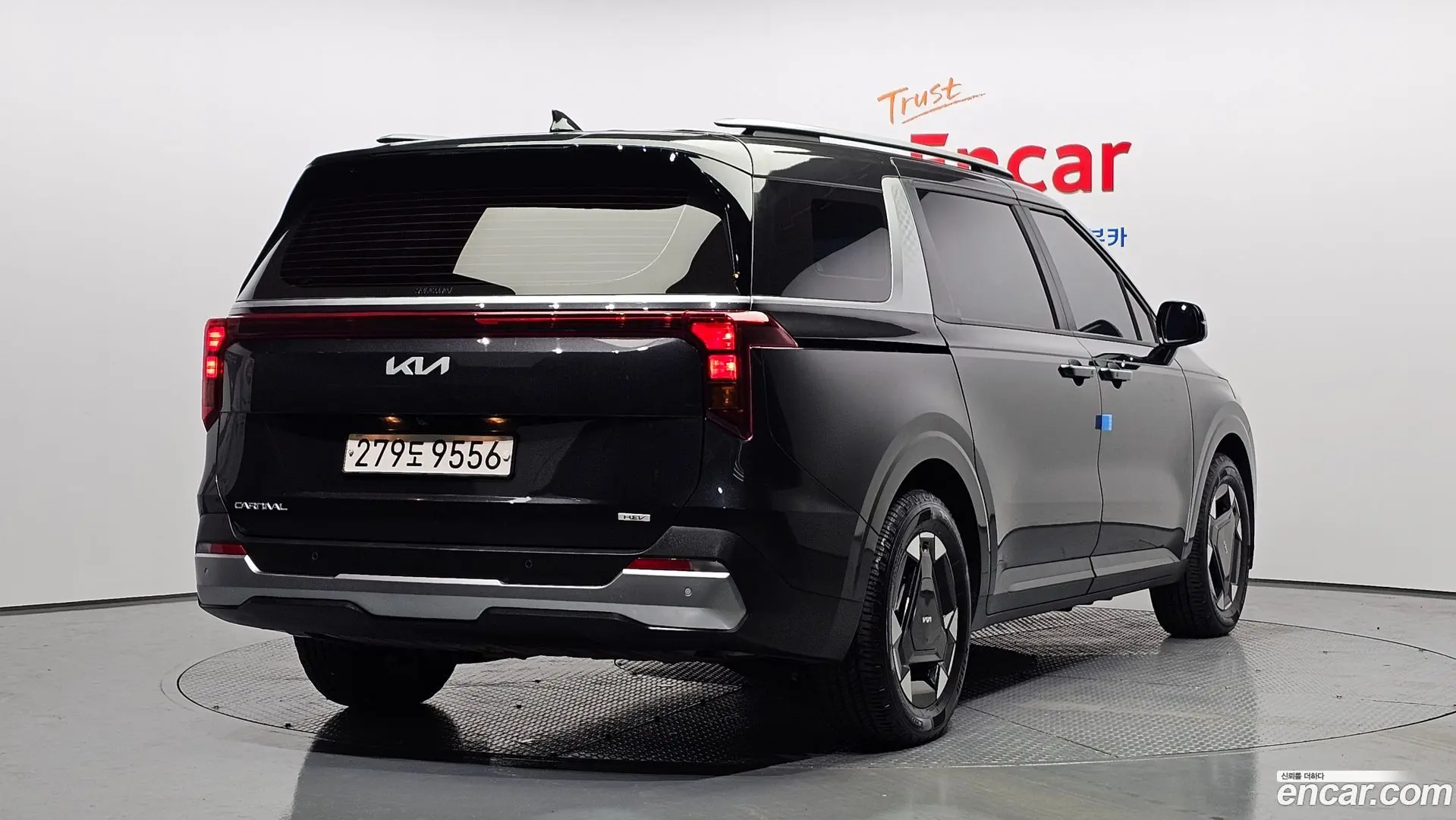 Main__Slider__Photo:Canival Kia 2024.3-1
