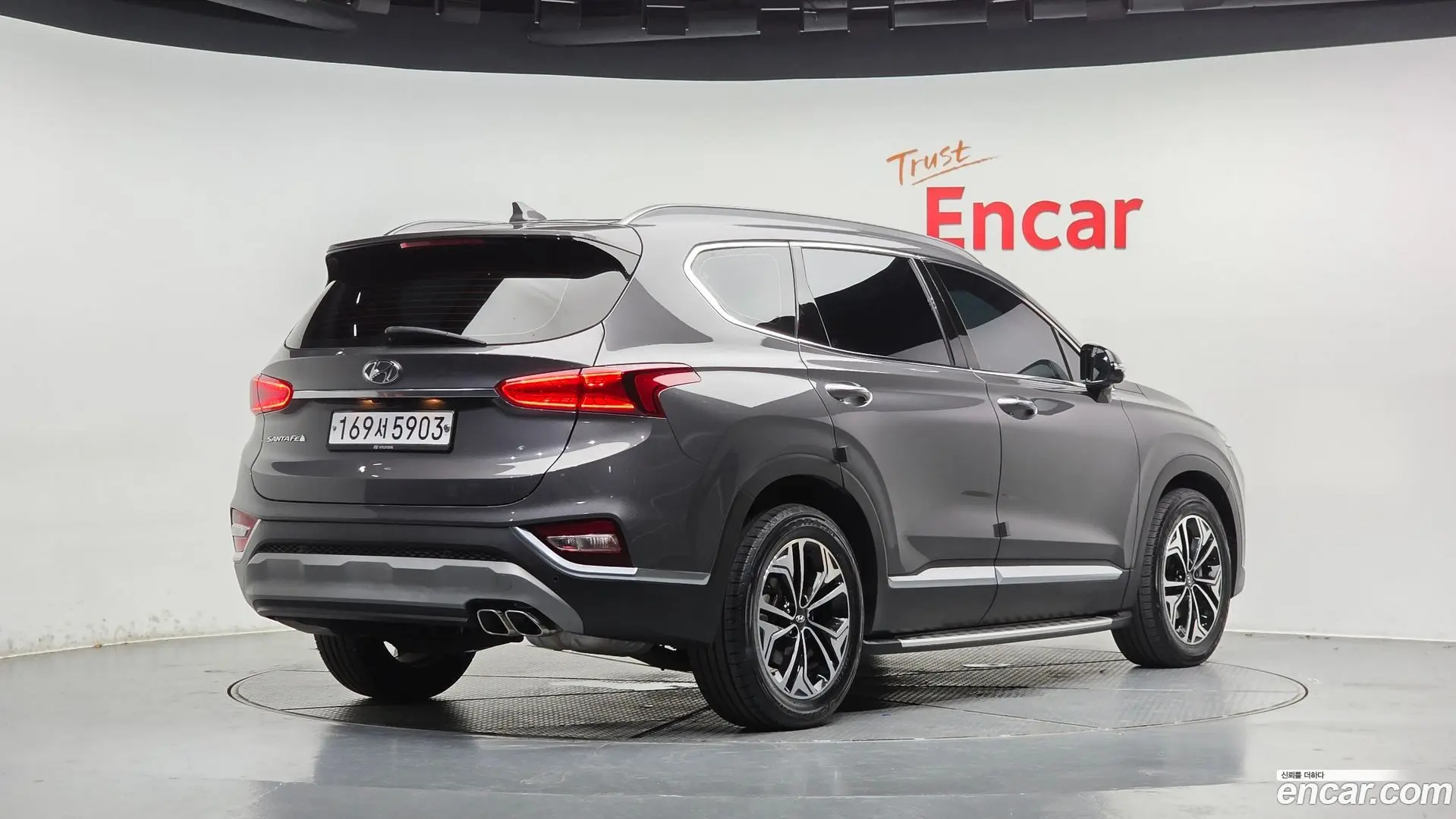 Main__Slider__Photo:Santafe Hyundai 2020.3-1