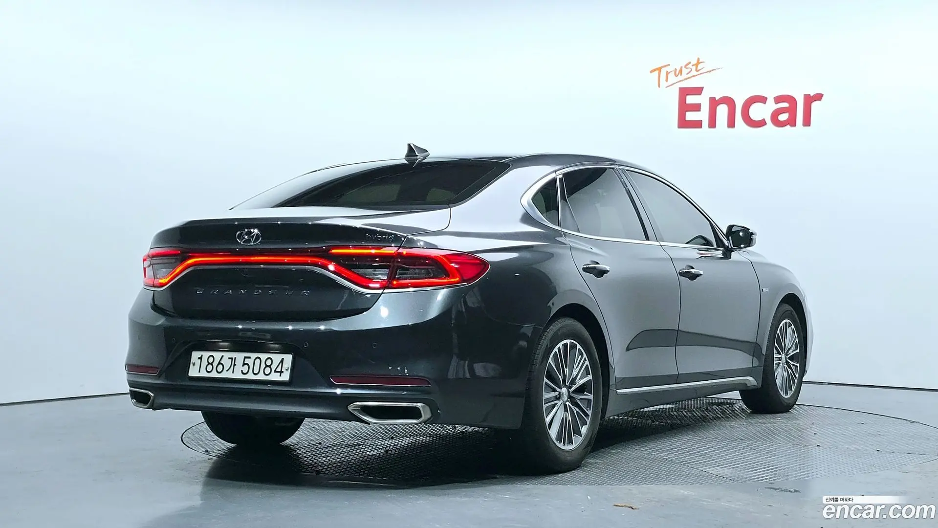 Main__Slider__Photo:Grandeur Hyundai 2019.8-1