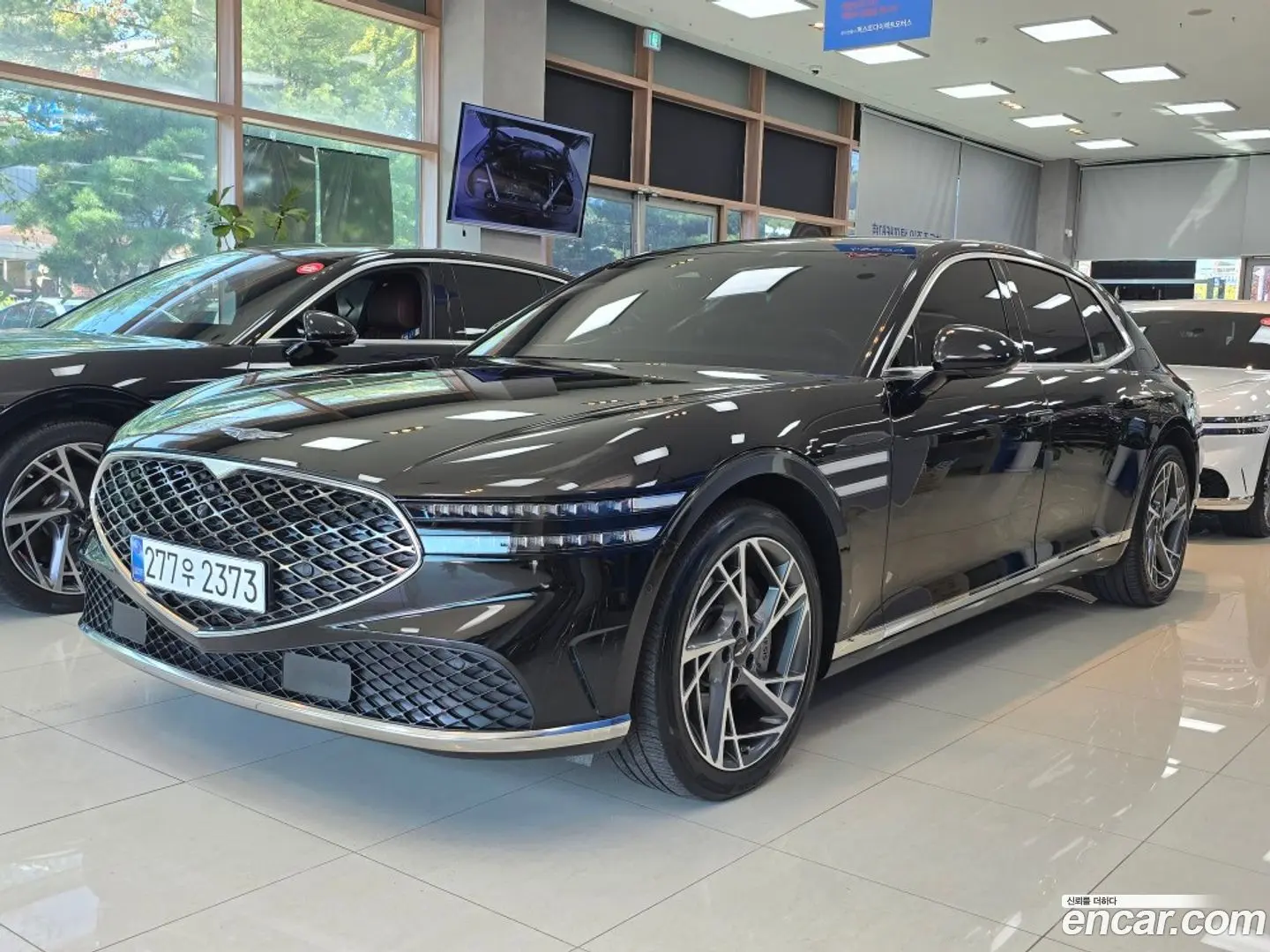 Main__Slider__Photo:G90 Genesis 2022.8-1