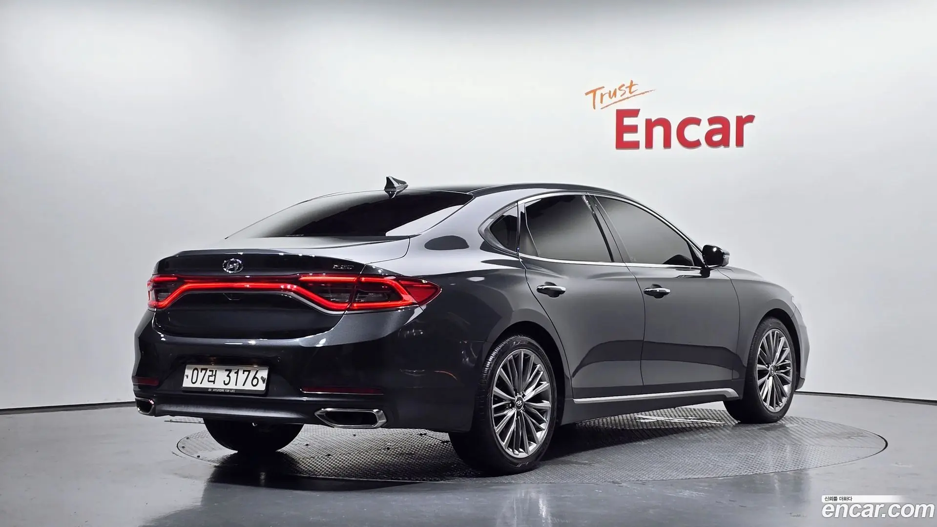 Main__Slider__Photo:Grandeur Hyundai 2017.8-1