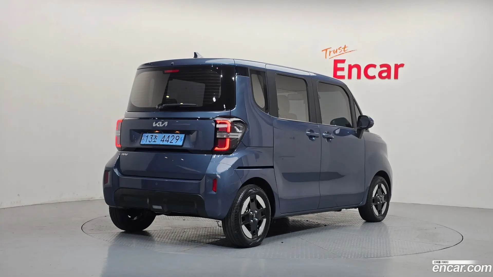 Main__Slider__Photo:RAY Kia 2023.10-1