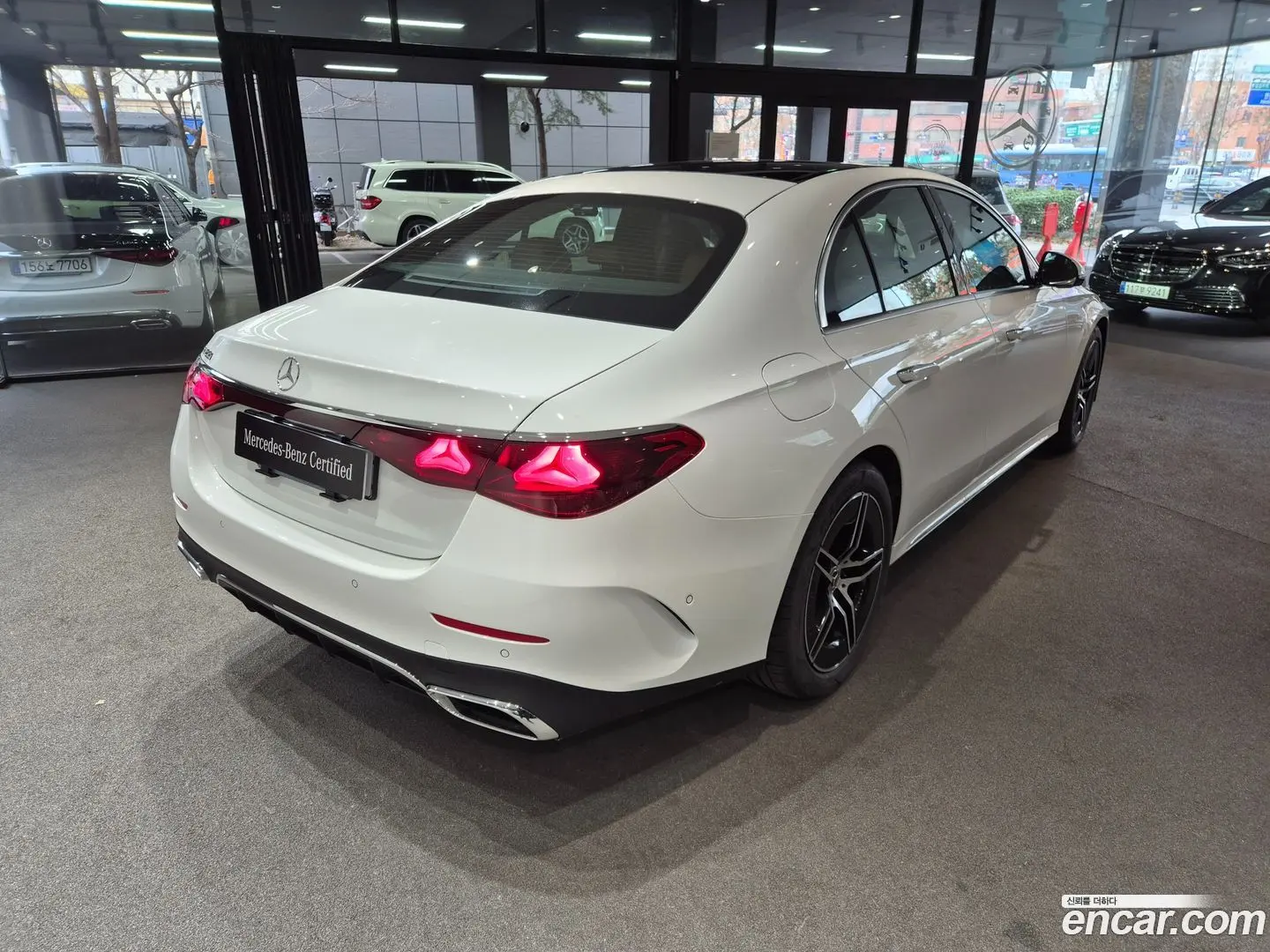 Main__Slider__Photo:E-Class Mercedes-Benz 2026.5-1