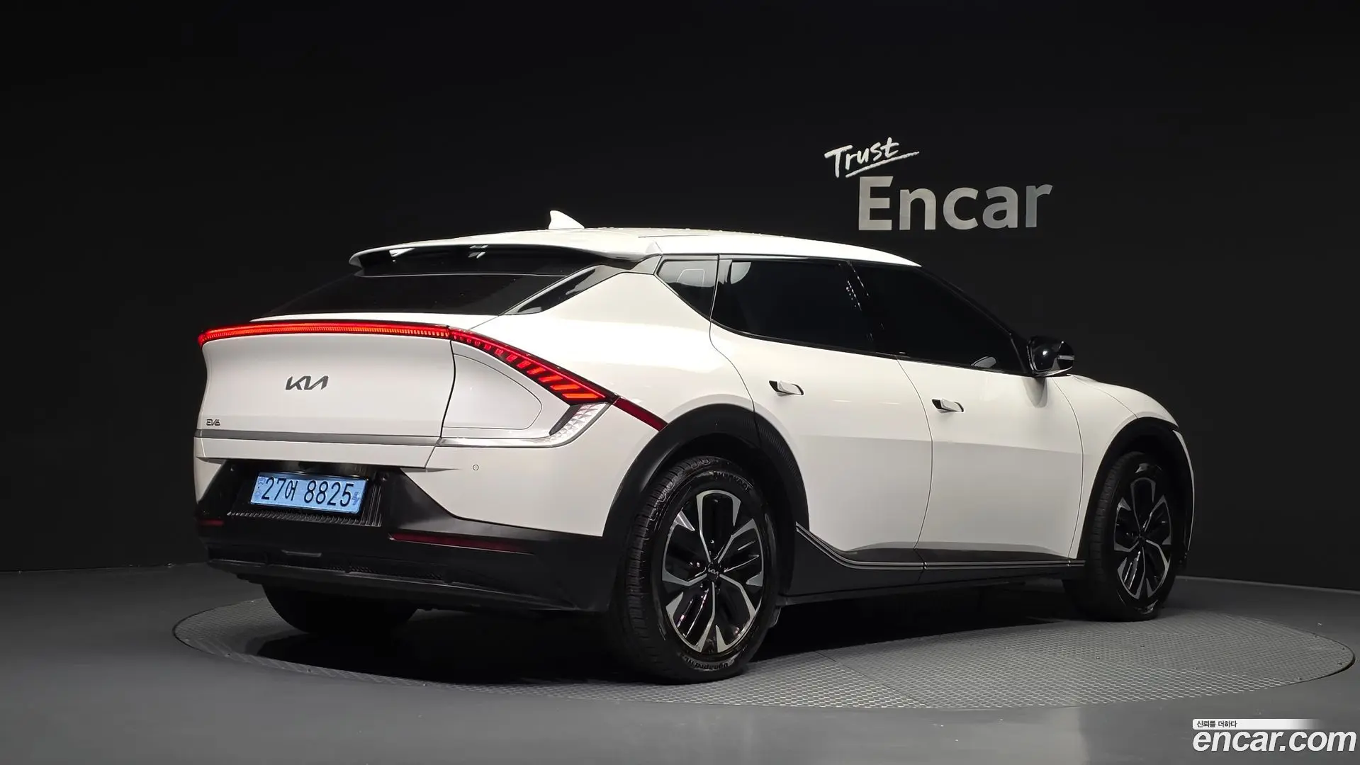 Main__Slider__Photo:EV6 Kia 2022.11-1