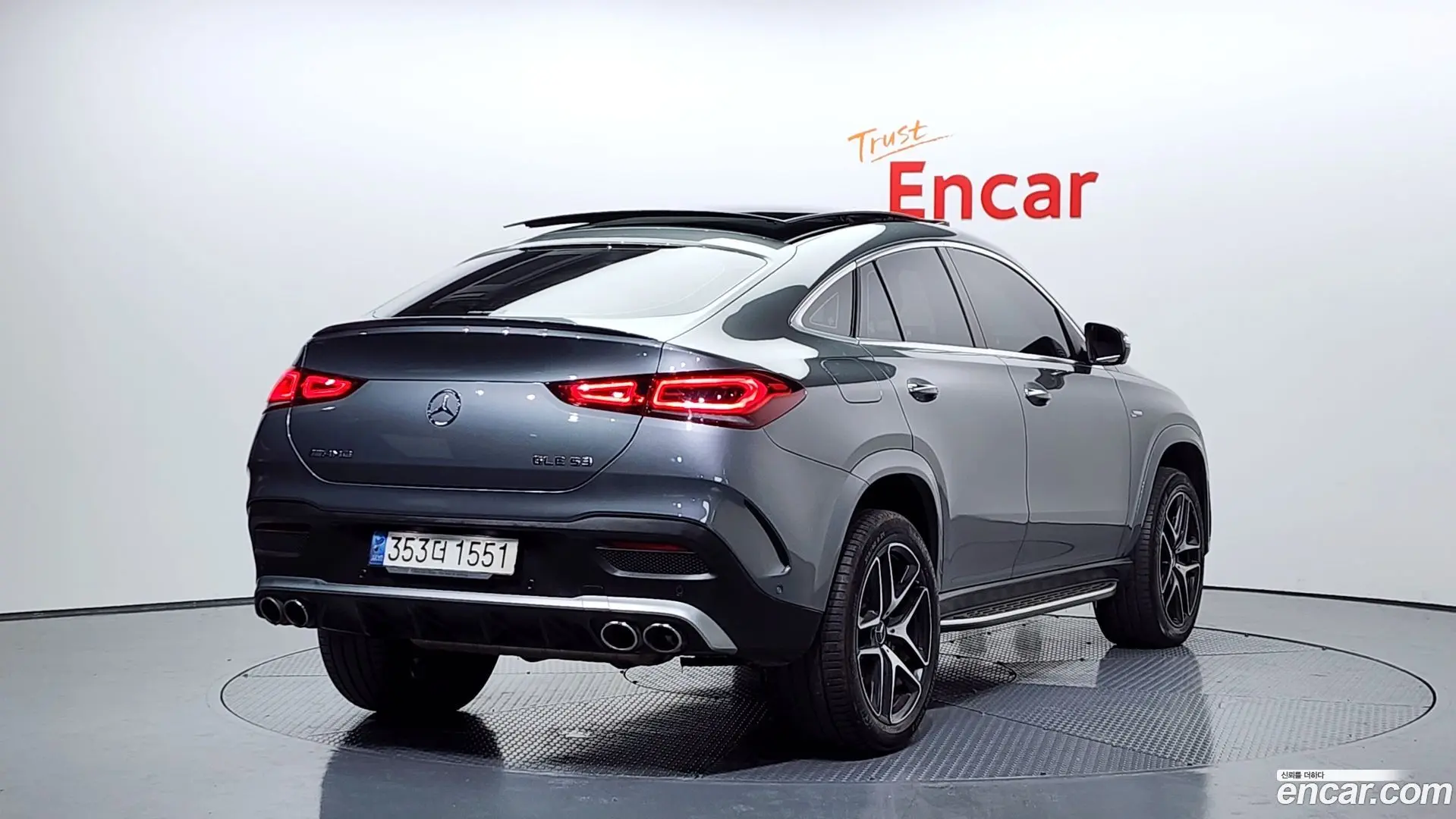 Main__Slider__Photo:GLE-Class Mercedes-Benz 2021.10-1
