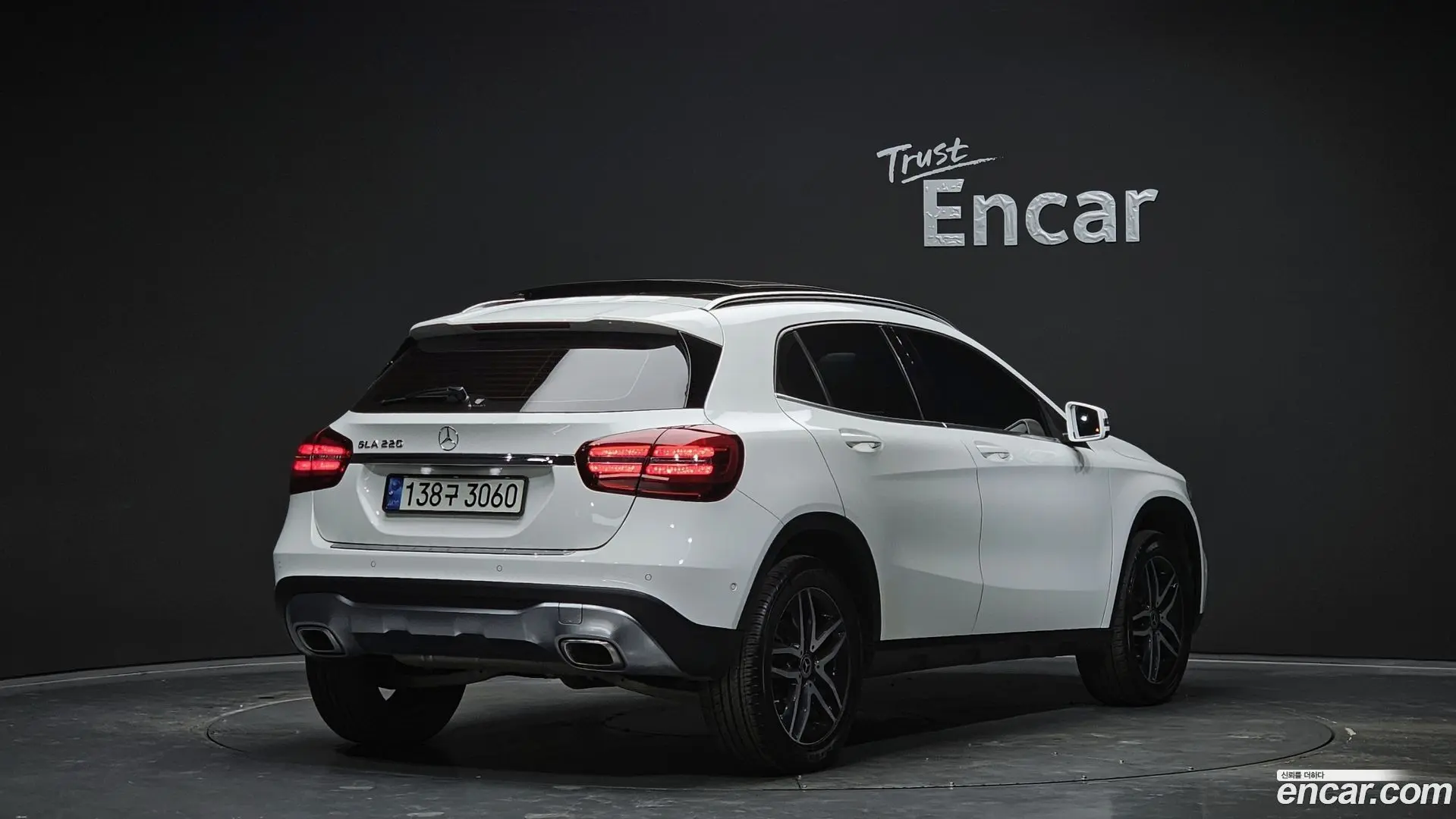 Main__Slider__Photo:GLA-Class Mercedes-Benz 2018.8-1