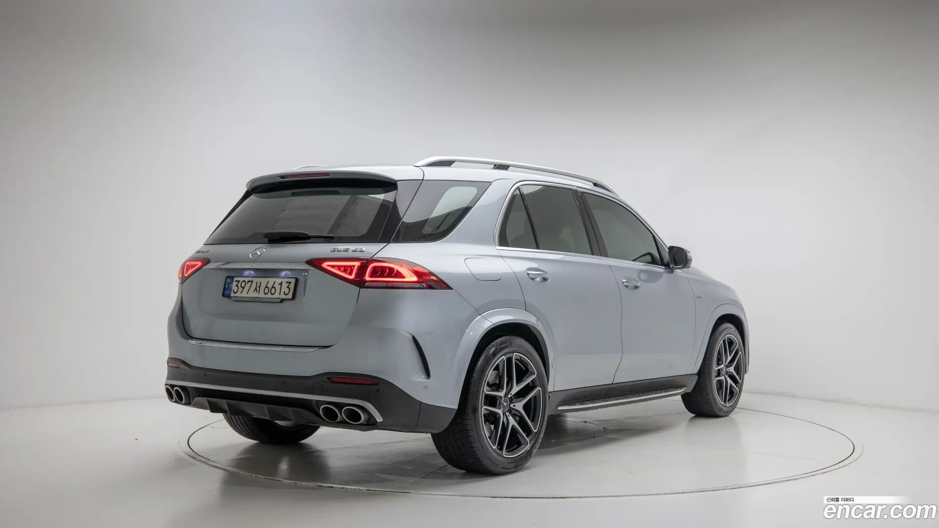 Main__Slider__Photo:GLE-Class Mercedes-Benz 2023.11-1