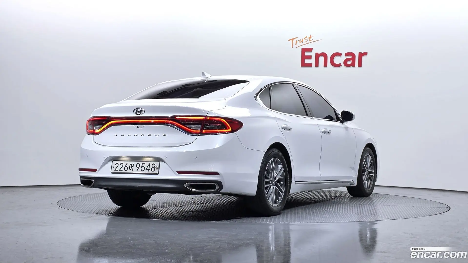 Main__Slider__Photo:Grandeur Hyundai 2019.7-1