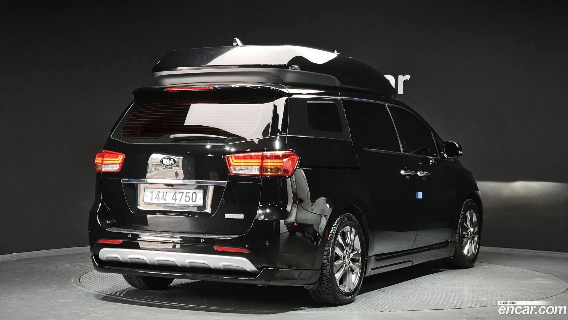Main__Slider__Photo:Canival Kia 2015.8-1