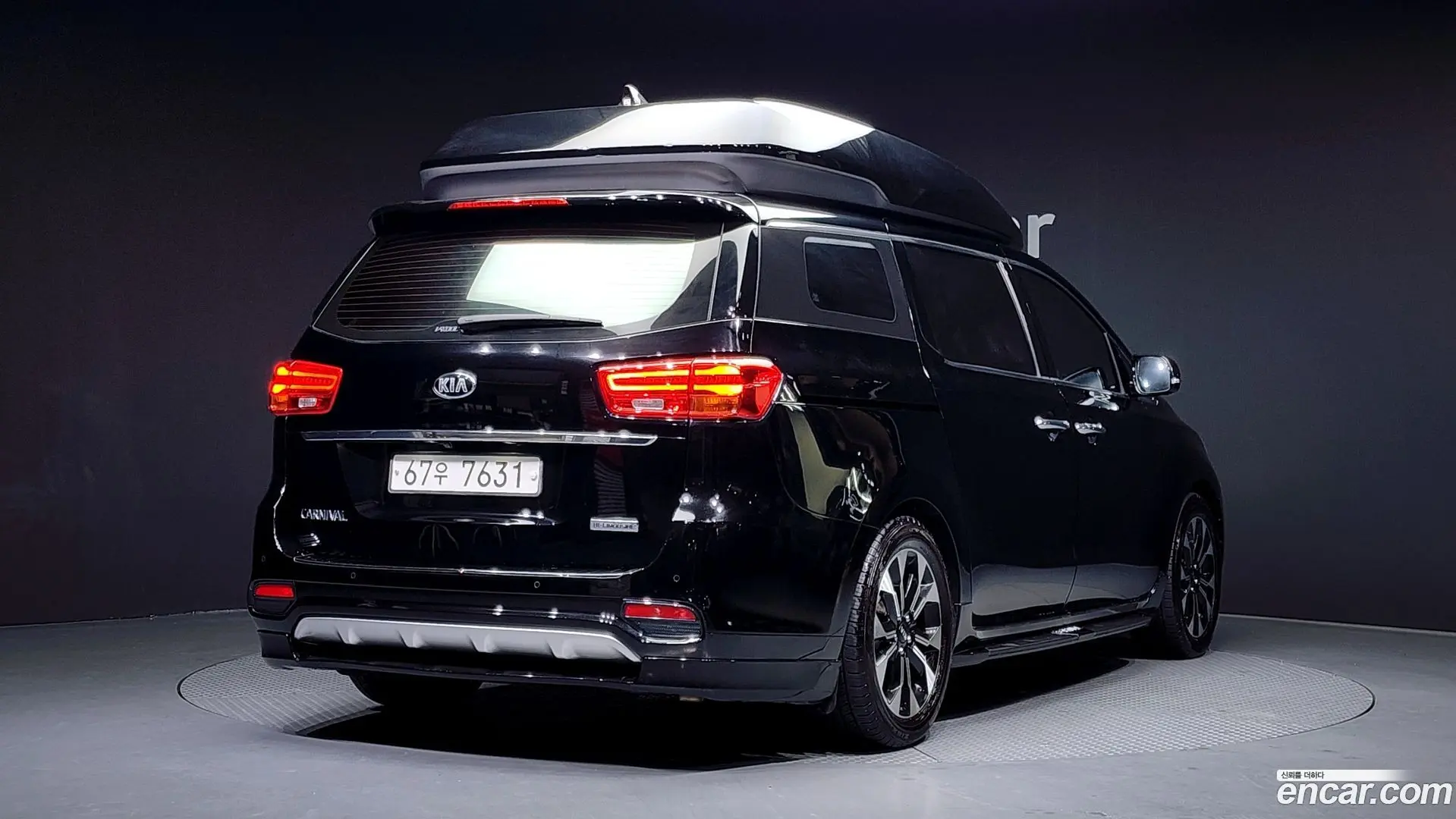 Main__Slider__Photo:Canival Kia 2018.6-1