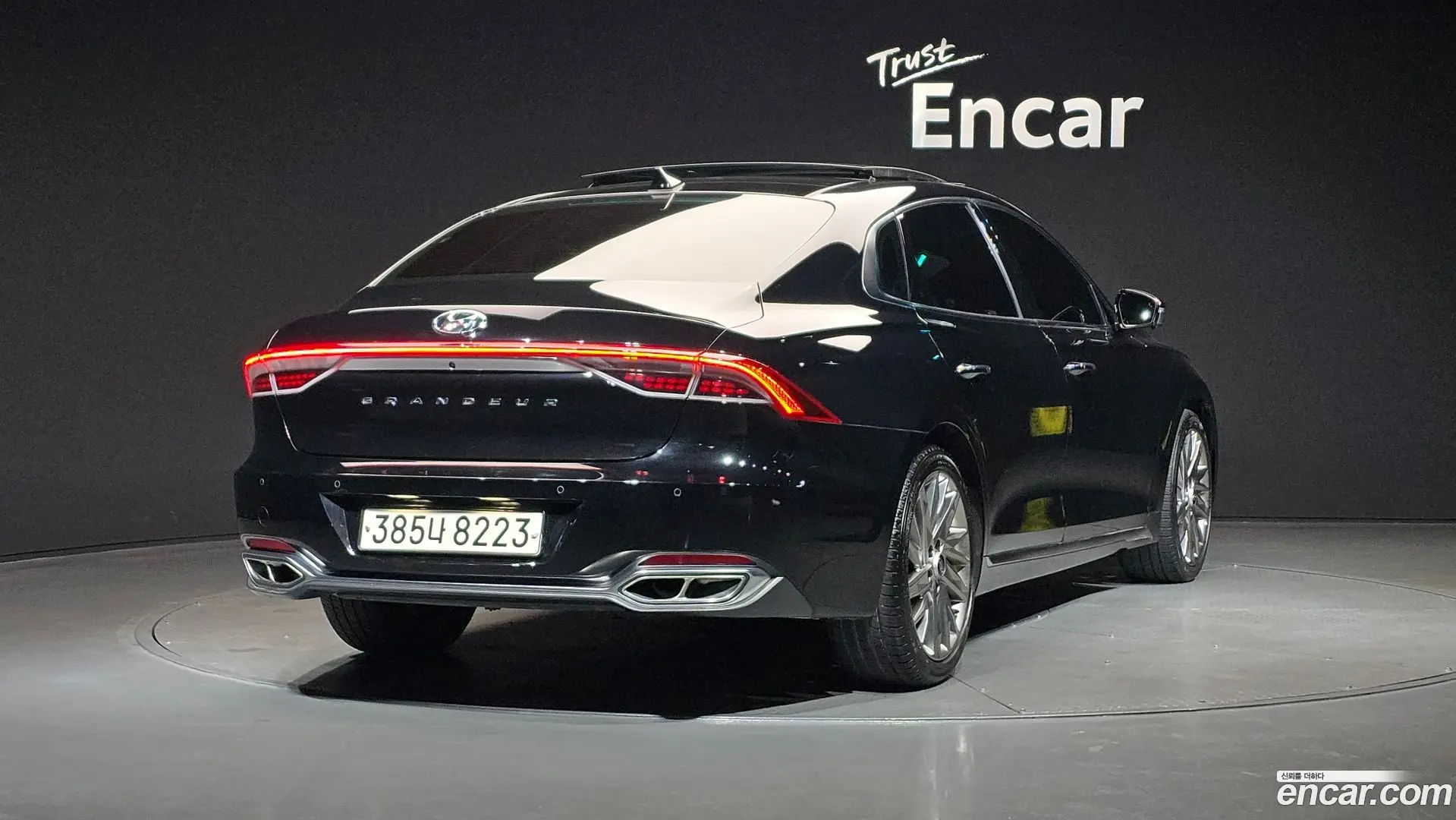 Main__Slider__Photo:Grandeur Hyundai 2022.6-1