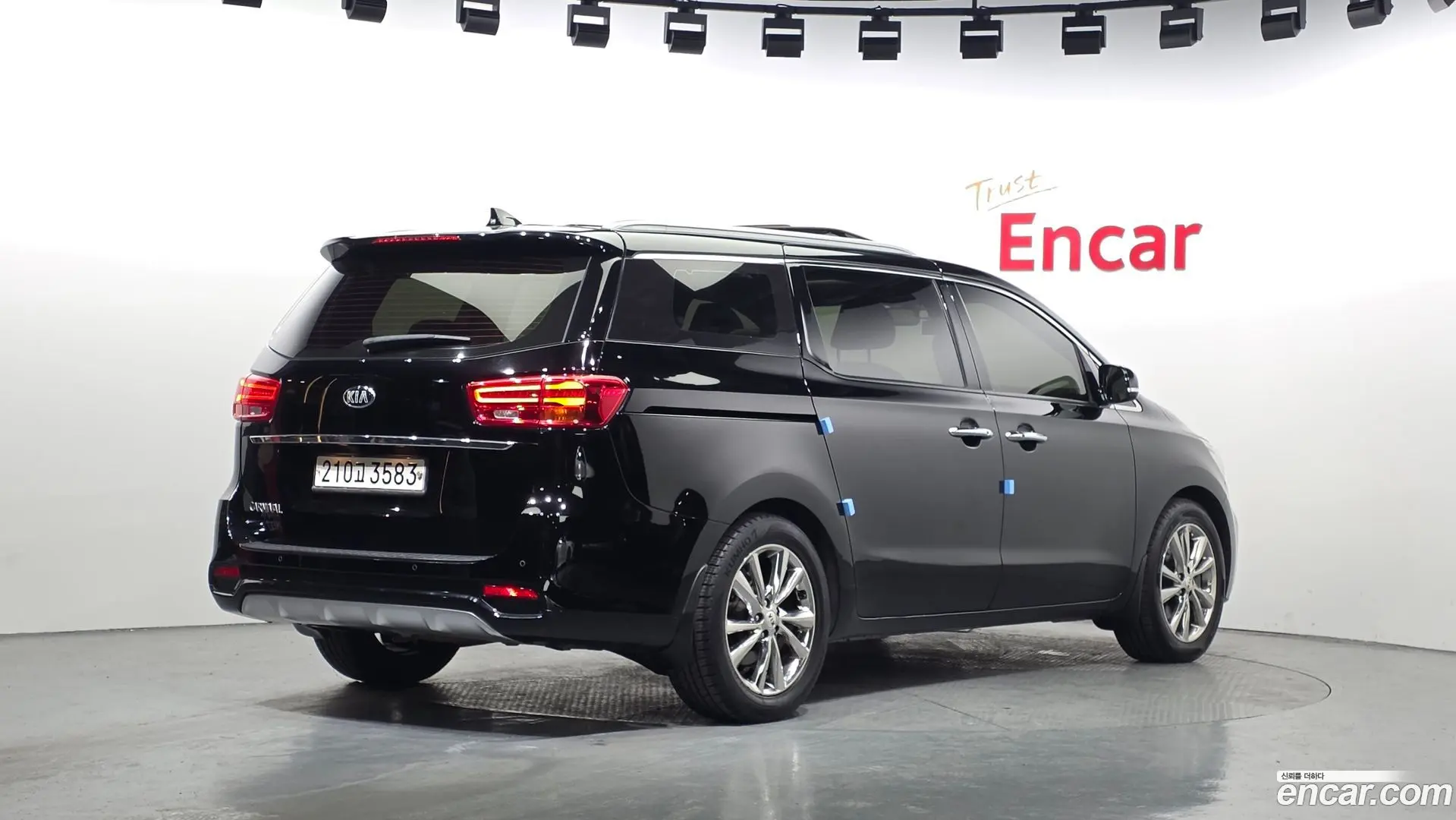 Main__Slider__Photo:Canival Kia 2020.6-1