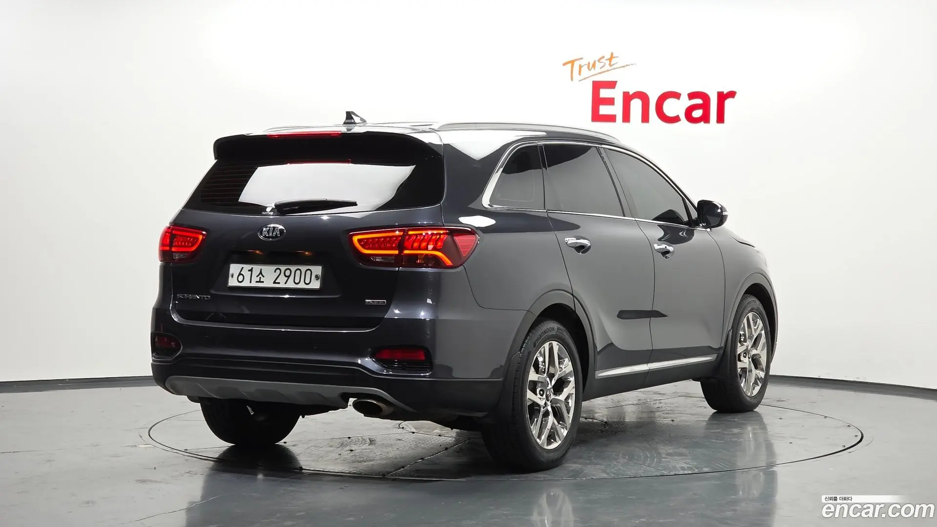 Main__Slider__Photo:Sorento Kia 2019.7-1