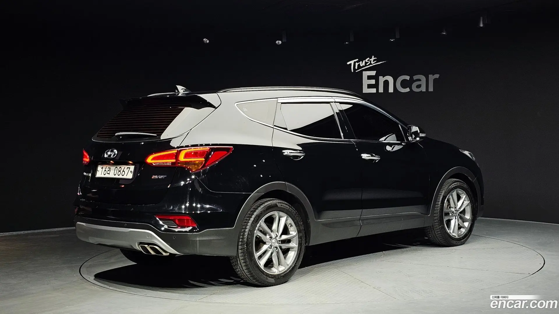 Main__Slider__Photo:Santafe Hyundai 2015.10-1