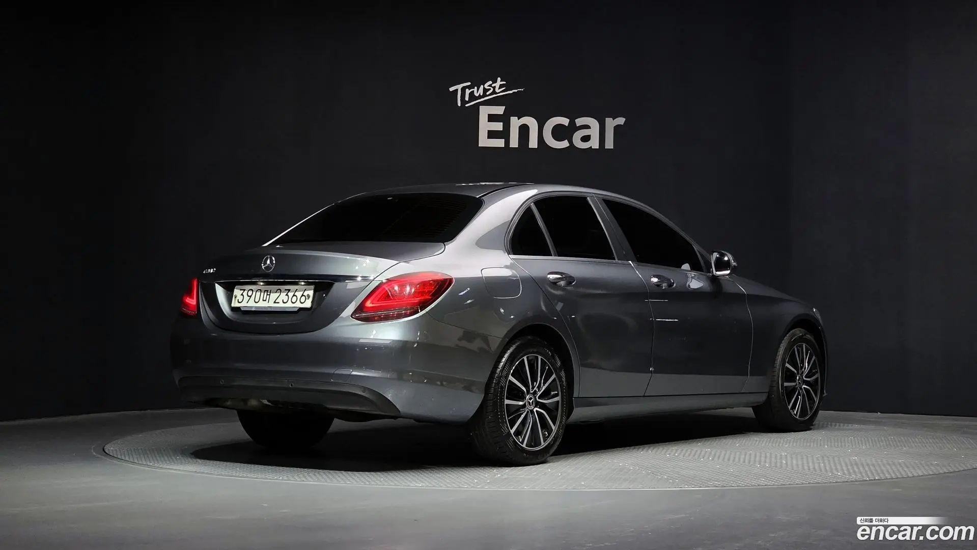 Main__Slider__Photo:C-Class Mercedes-Benz 2020.1-1