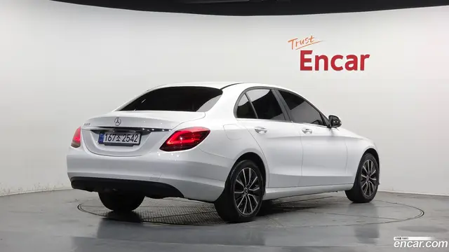 Main__Slider__Photo:C-Class Mercedes-Benz 2020.9-1