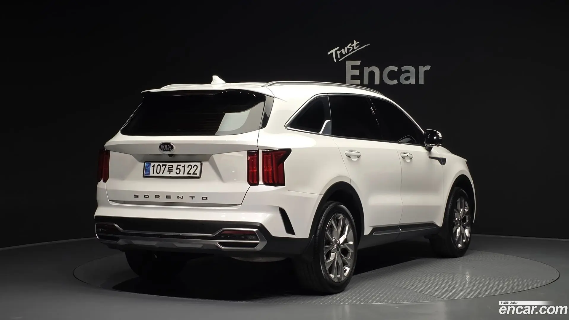 Main__Slider__Photo:Sorento Kia 2020.6-1