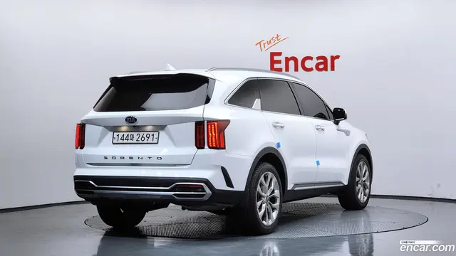 Main__Slider__Photo:Sorento Kia 2021.1-1