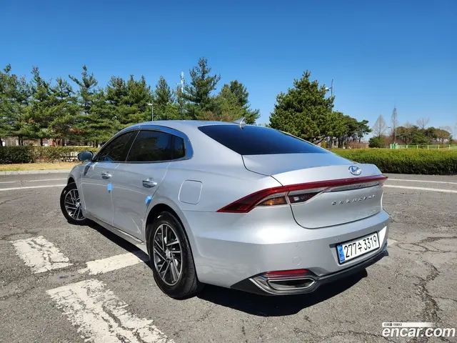 Main__Slider__Photo:Grandeur Hyundai 2022.0-1
