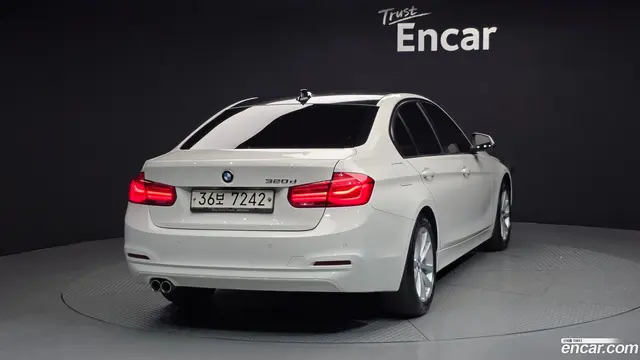 Main__Slider__Photo:3-Series BMW 2018.2-1