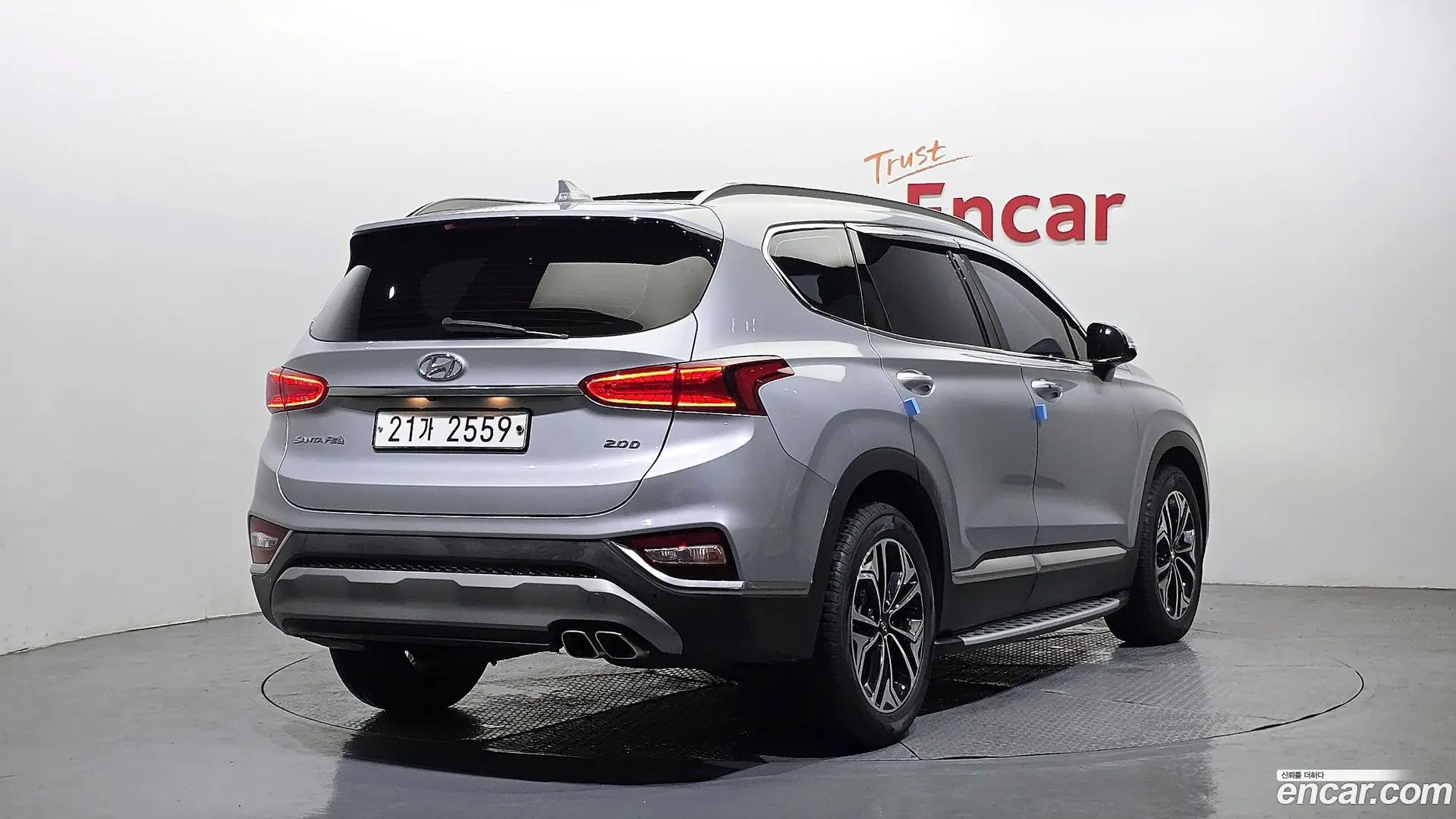 Main__Slider__Photo:Santafe Hyundai 2018.3-1