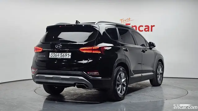 Main__Slider__Photo:Santafe Hyundai 2019.11-1